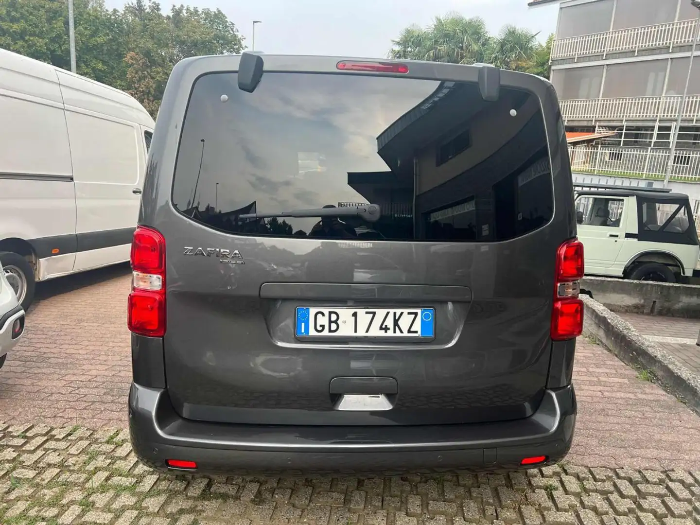 Opel Zafira Life 2.0 Diesel 150CV Start&Stop Innovation M Gris - 1