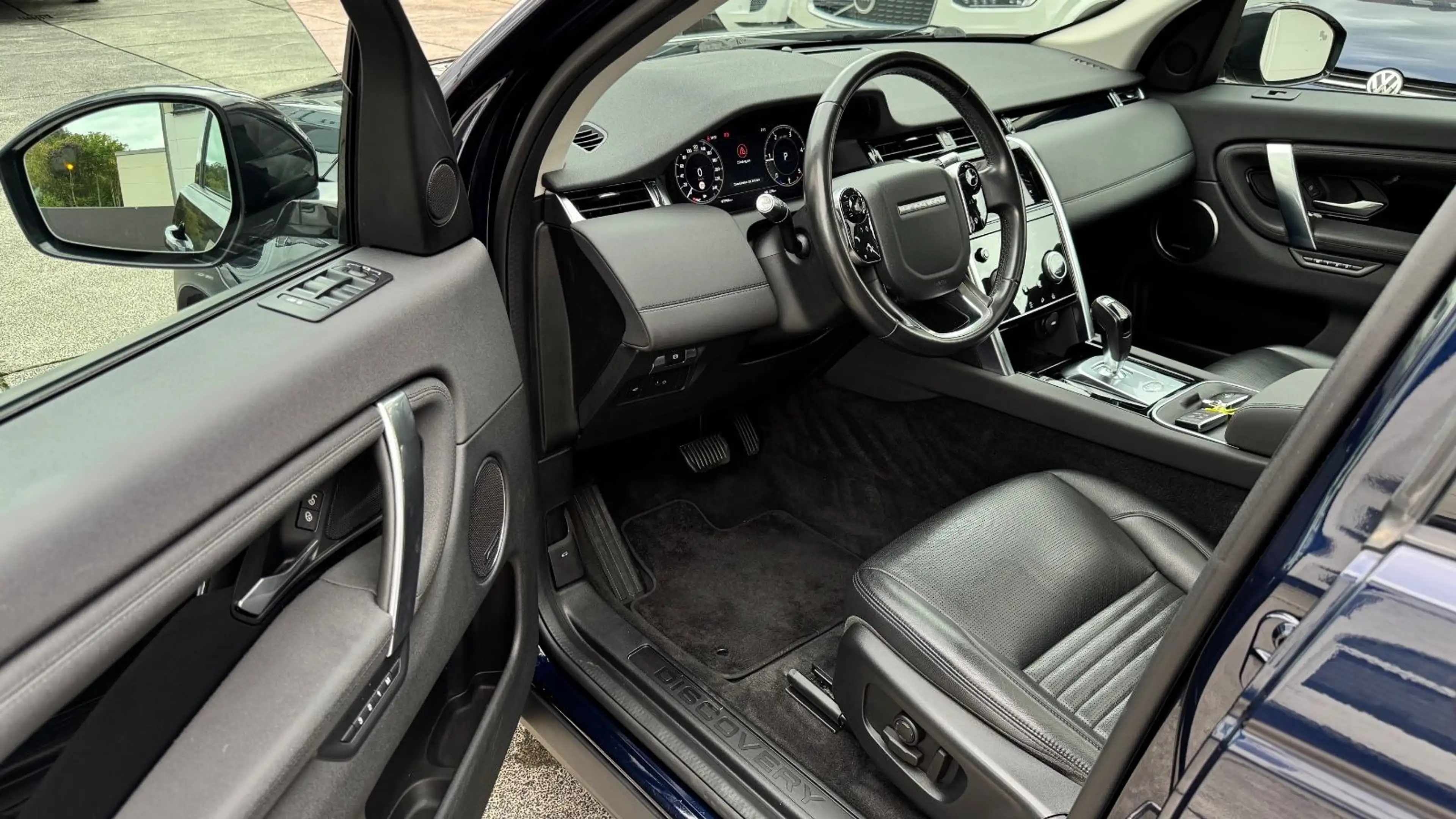 Land Rover Discovery Sport AWD*FACELIFT*Pano*LED*Keyless*19 — photo 8