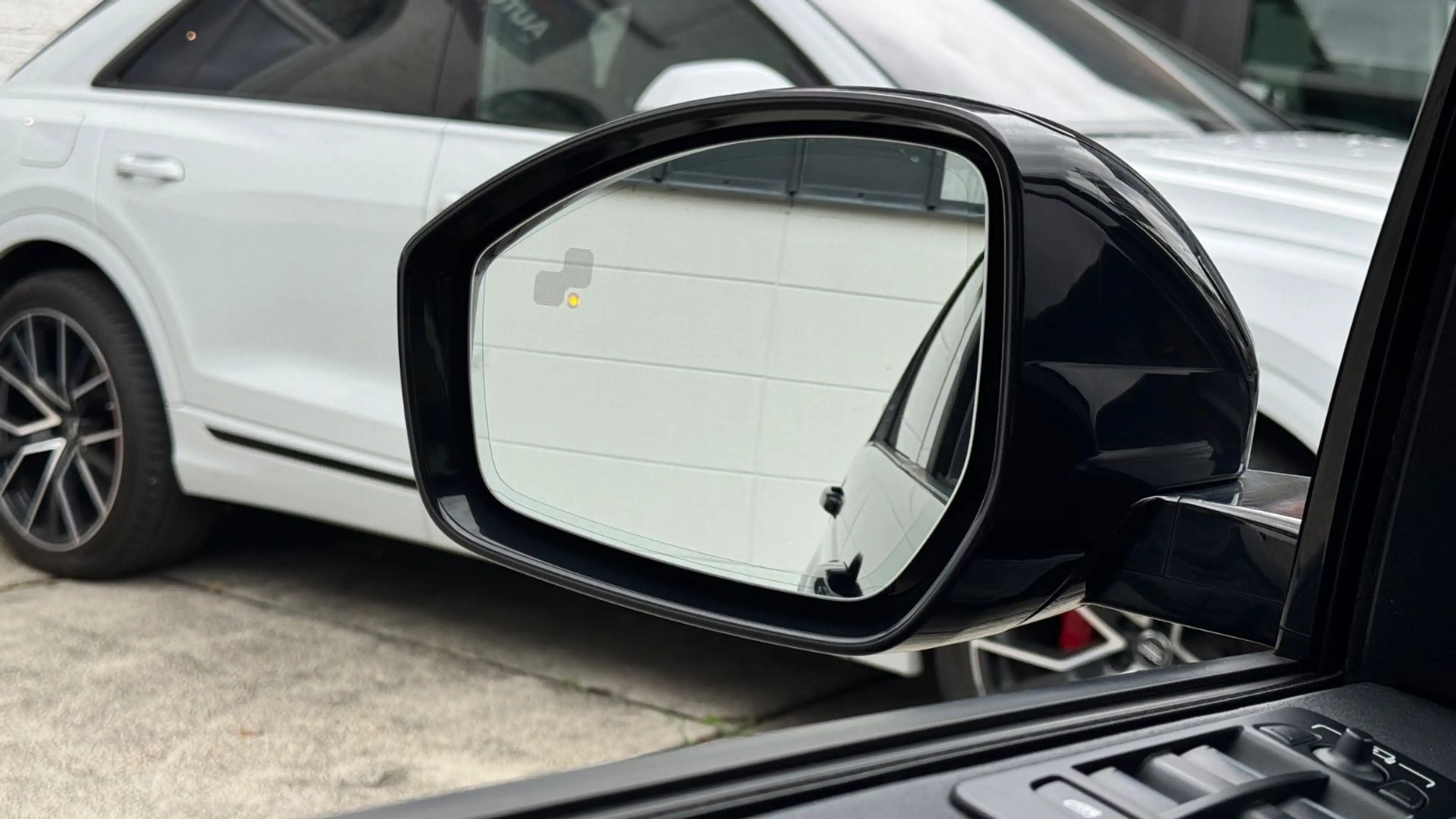 Land Rover Discovery Sport AWD*FACELIFT*Pano*LED*Keyless*19 — photo 23