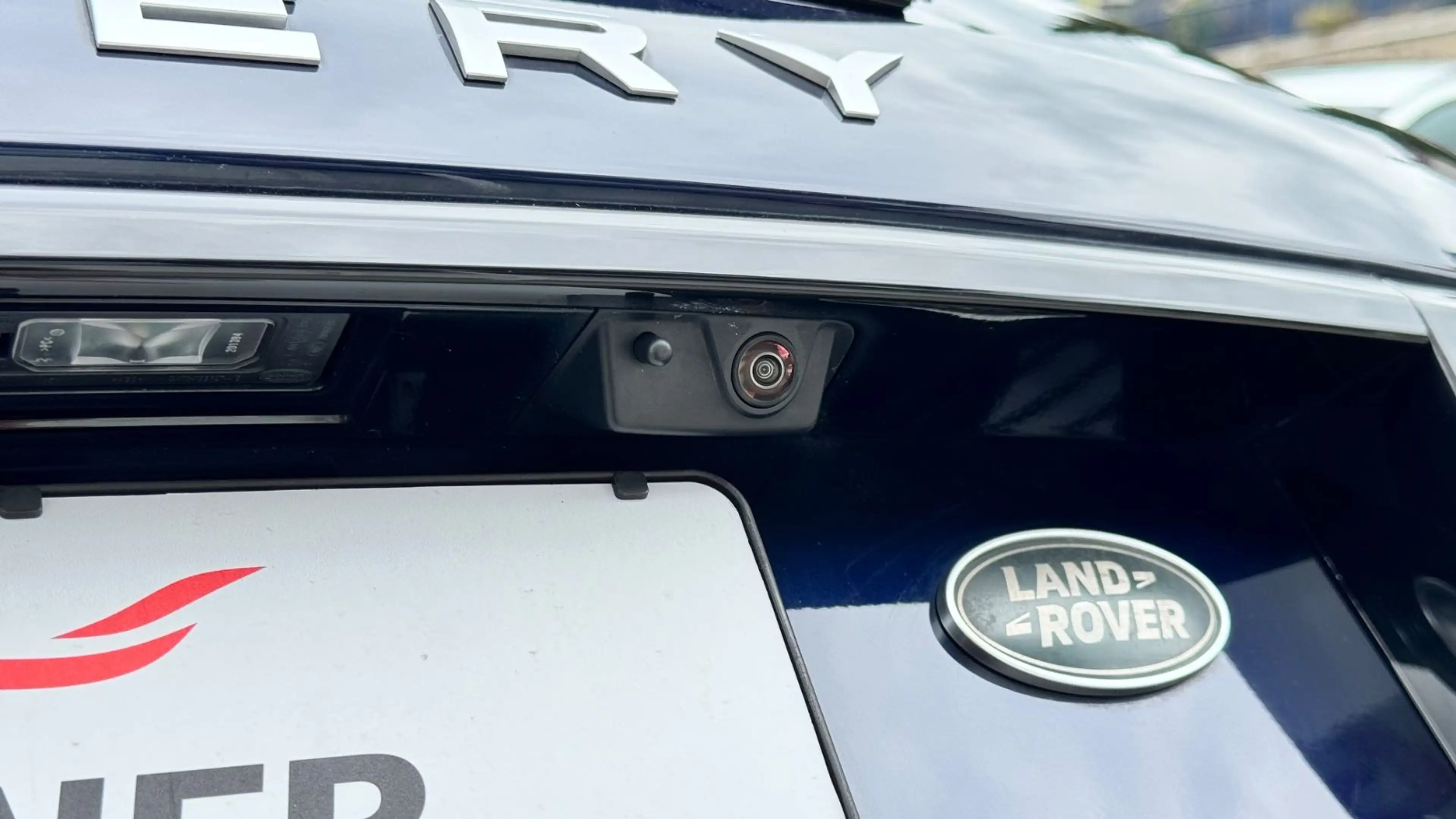 Land Rover Discovery Sport AWD*FACELIFT*Pano*LED*Keyless*19 — photo 32