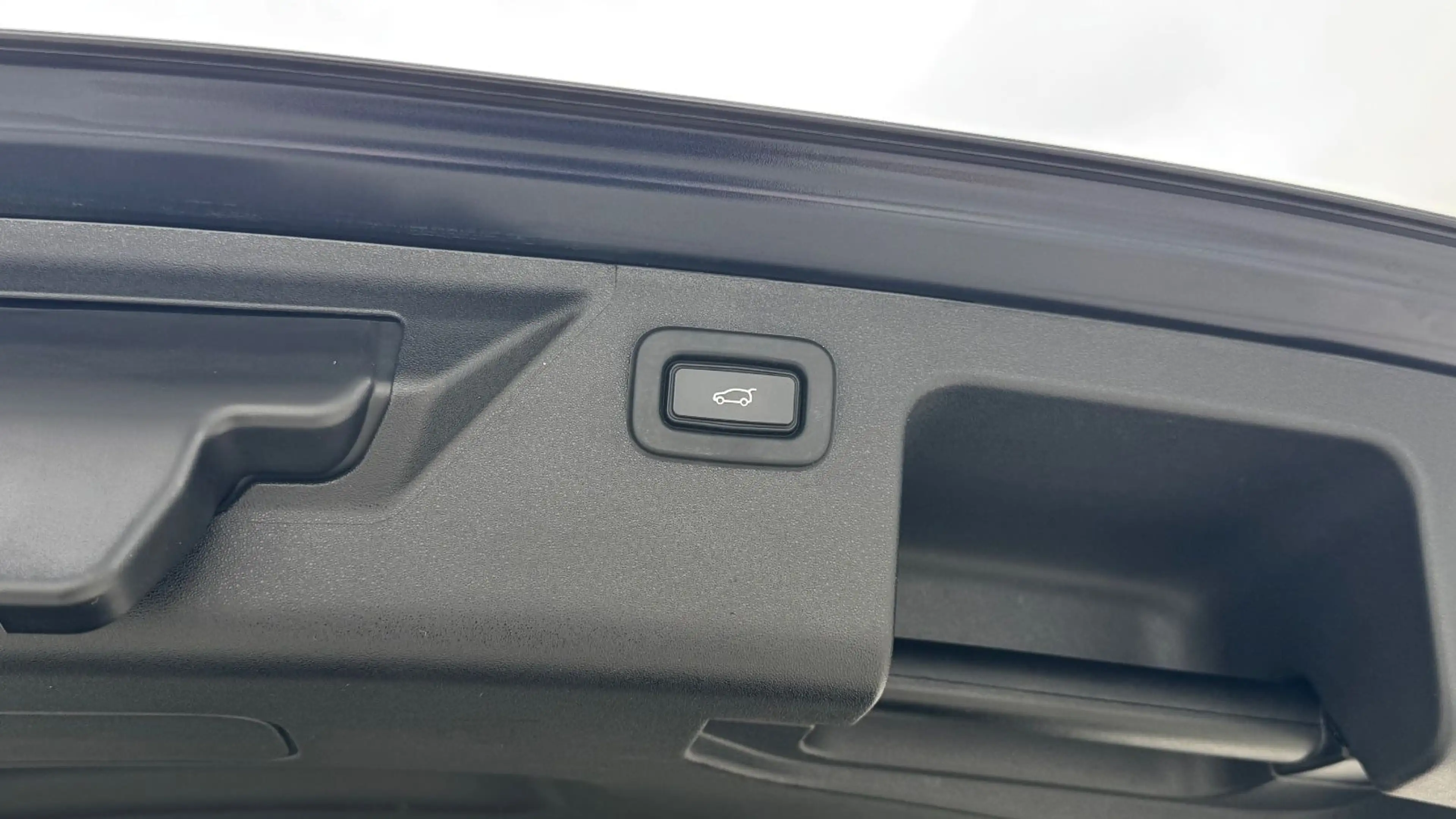 Land Rover Discovery Sport AWD*FACELIFT*Pano*LED*Keyless*19 — photo 35