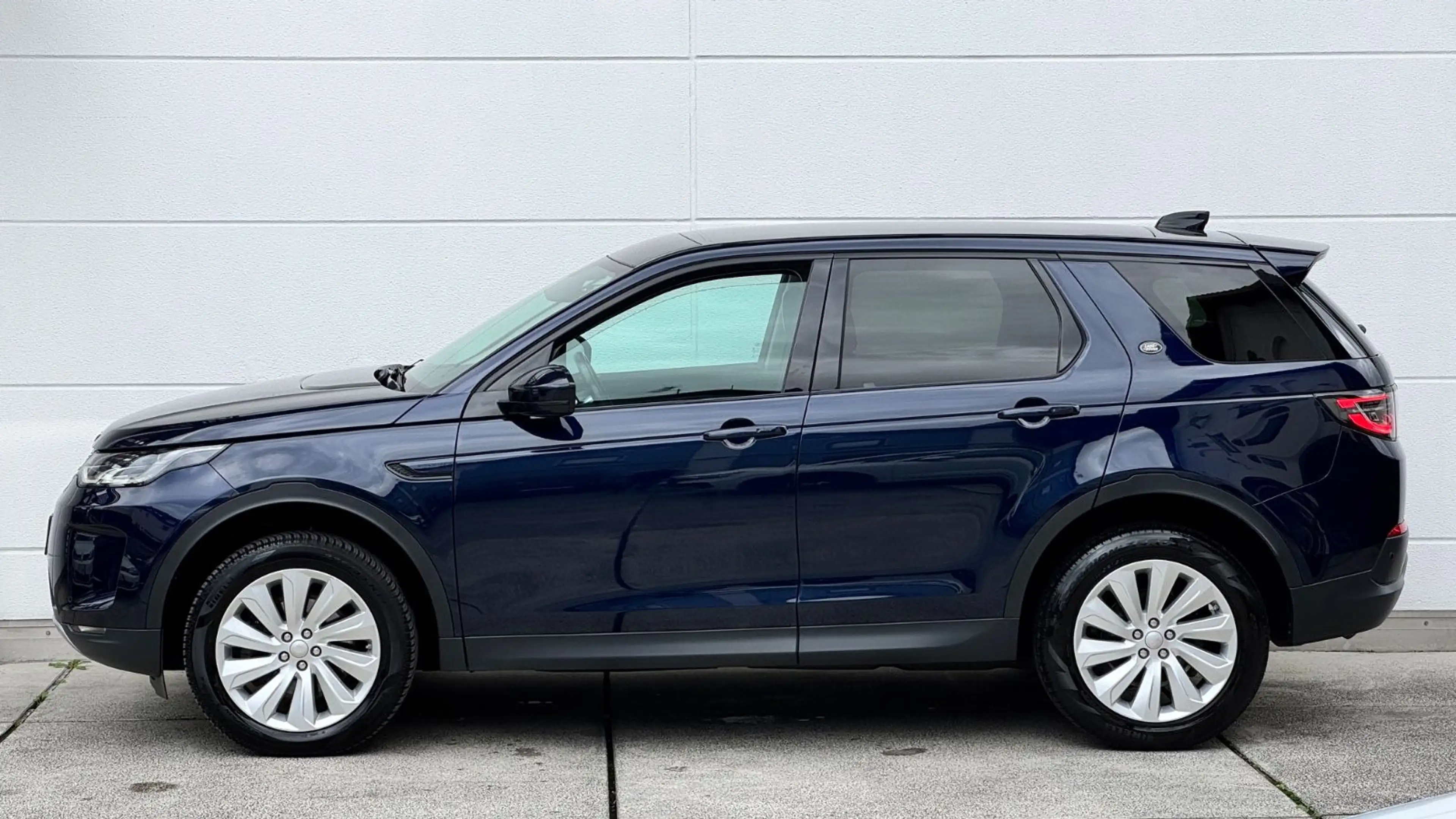 Land Rover Discovery Sport AWD*FACELIFT*Pano*LED*Keyless*19 — photo 4