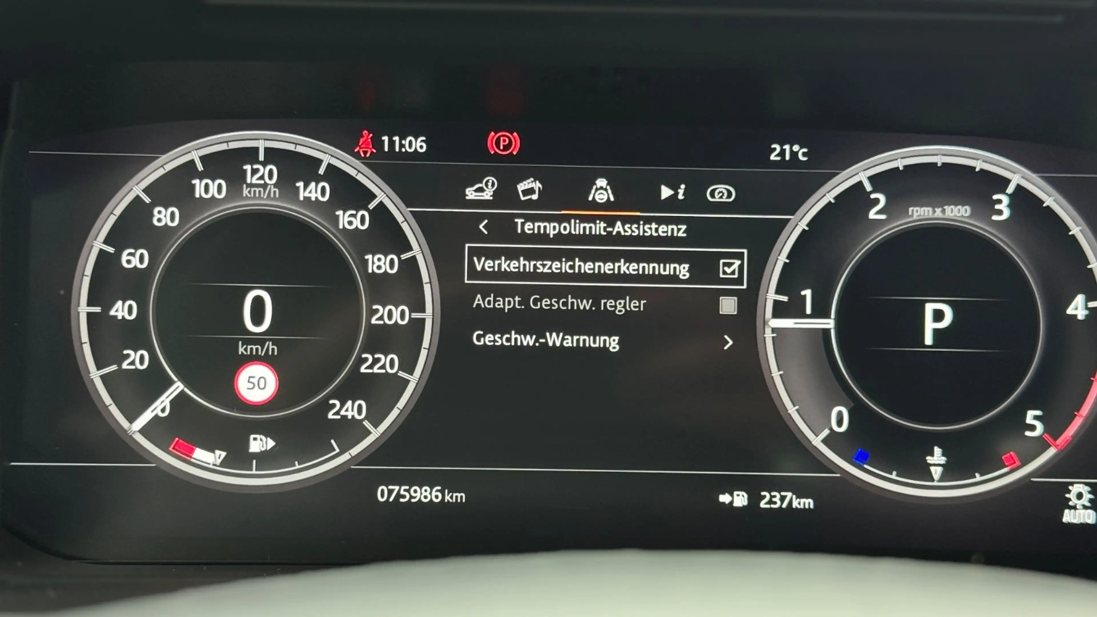 Land Rover Discovery Sport AWD*FACELIFT*Pano*LED*Keyless*19 — photo 26