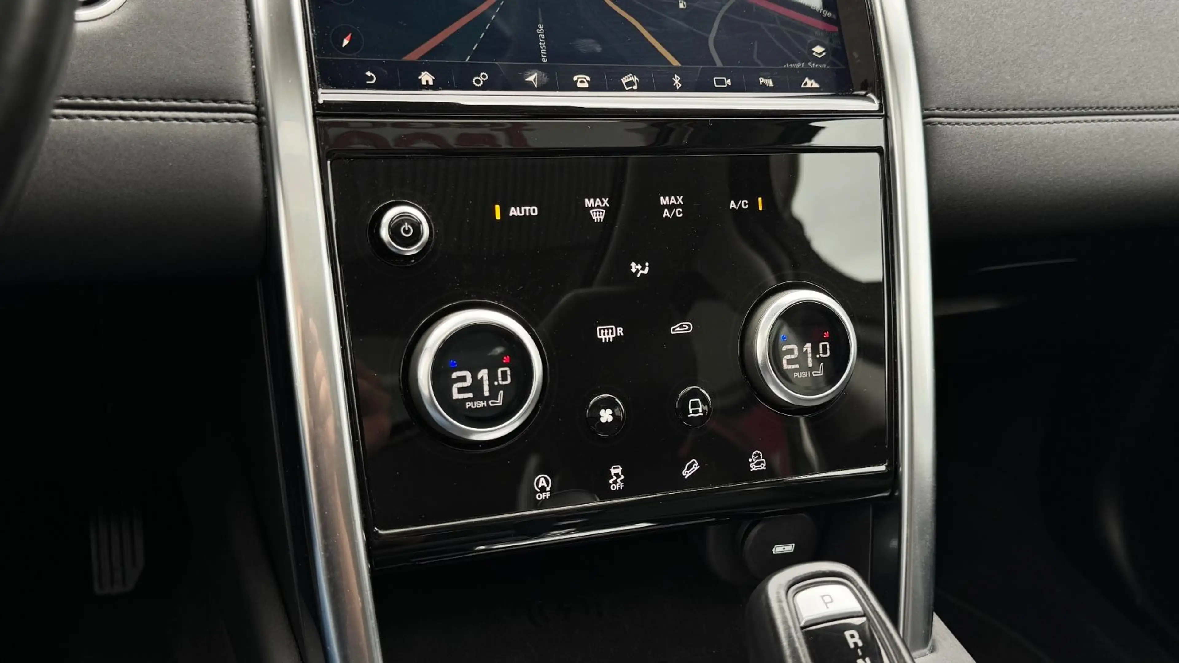 Land Rover Discovery Sport AWD*FACELIFT*Pano*LED*Keyless*19 — photo 17