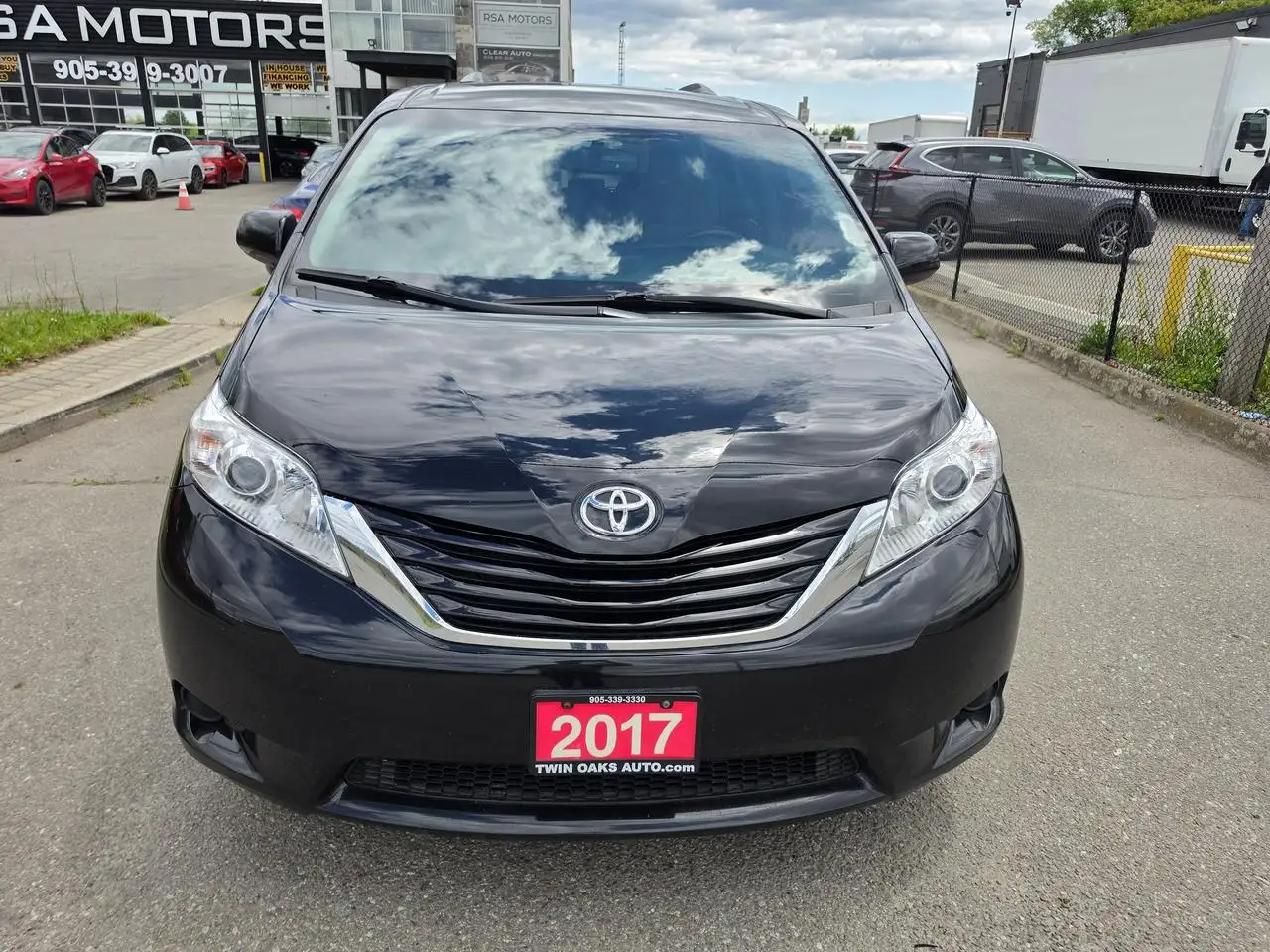 Toyota Sienna photo Toyota Sienna