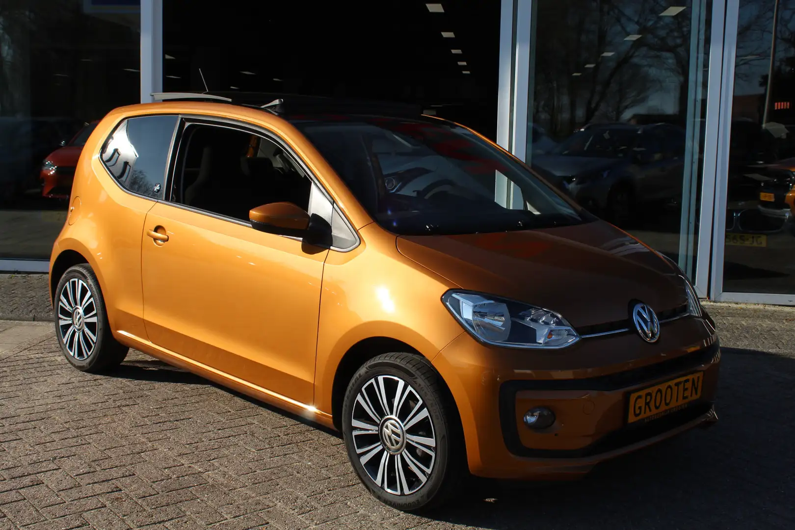 Volkswagen up! 1.0 BMT Sound//Cruise//Airco//Stoelverwarming!! Goud - 2