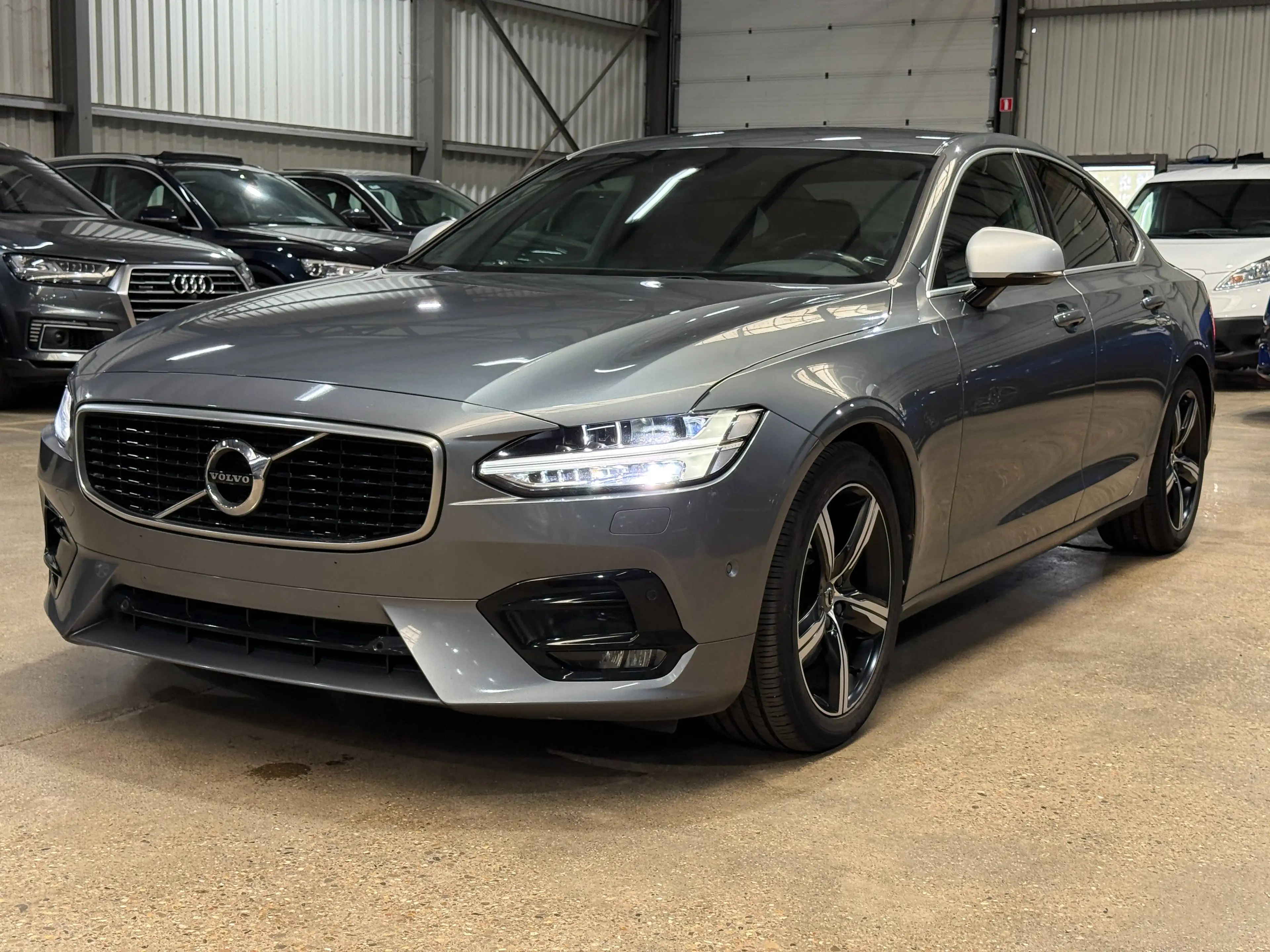 Volvo S90 S90 2.0 D4 R-Design Geartronic AdBlue (EU6d-TEMP) — photo 3