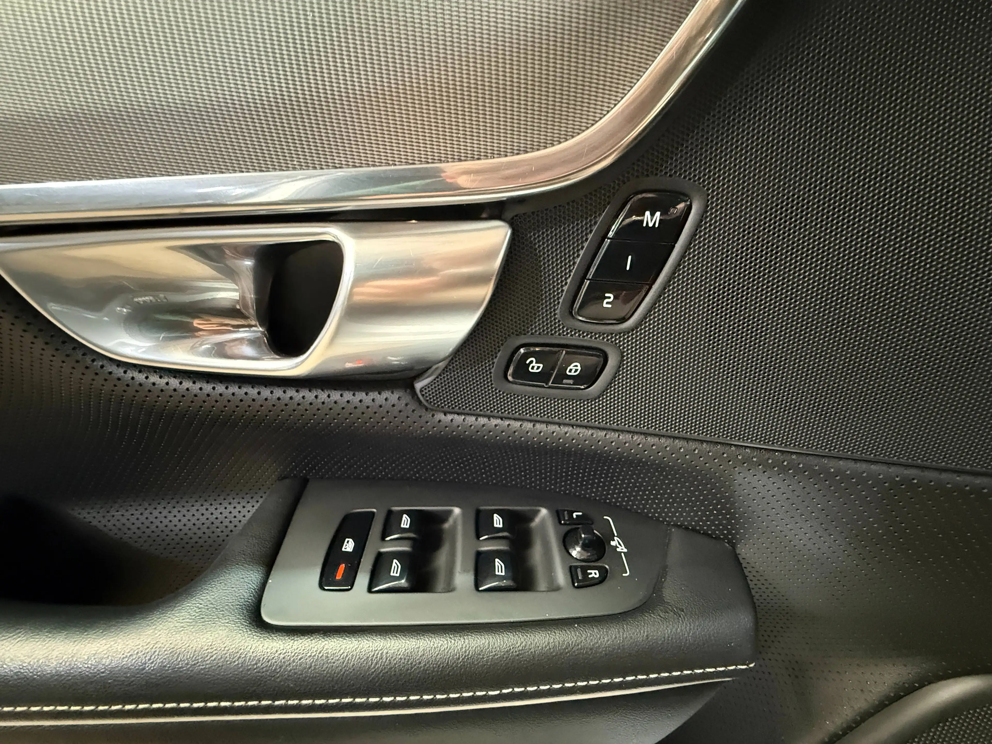 Volvo S90 S90 2.0 D4 R-Design Geartronic AdBlue (EU6d-TEMP) — photo 13