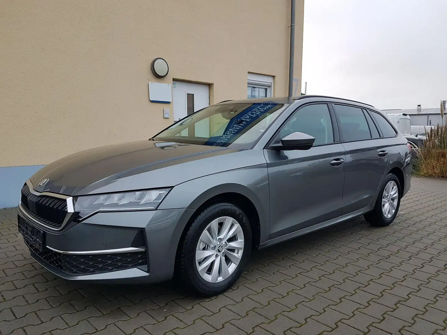 Skoda Octavia Combi Selection NEUES MODELL AHK Klimaauto. PDC... Grau - 2