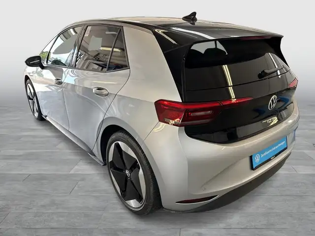 Volkswagen Id.3 view 5