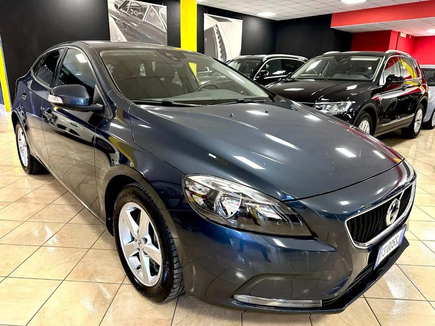Volvo V40 D2 Geartronic UNIPRO TAGLIANDI Bleu - 1