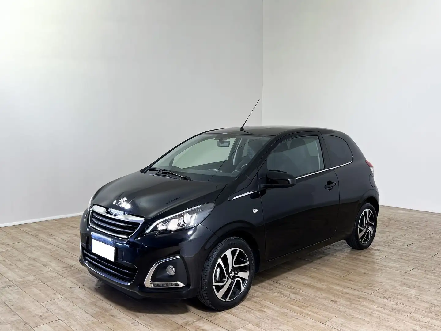 Peugeot 108 VTi 72 S&S 5 porte Allure Nero - 1