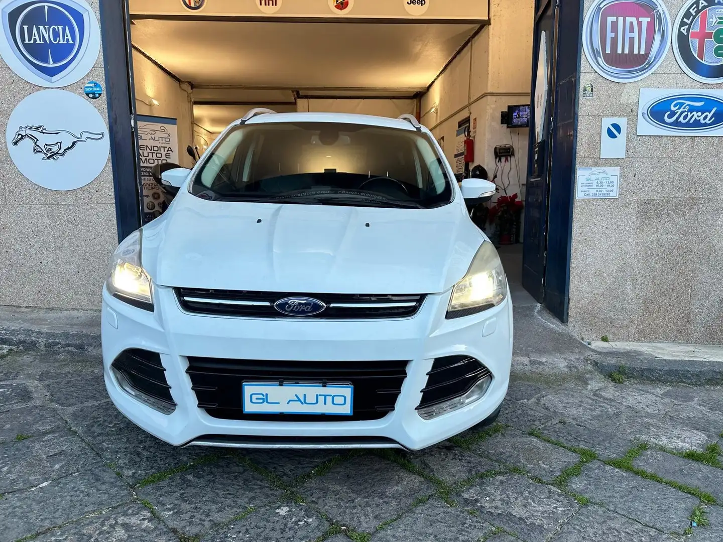 Ford Kuga Kuga 2.0 tdci Titanium 4wd 140cv Blanc - 2