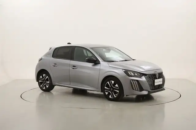 Peugeot 208 view 7