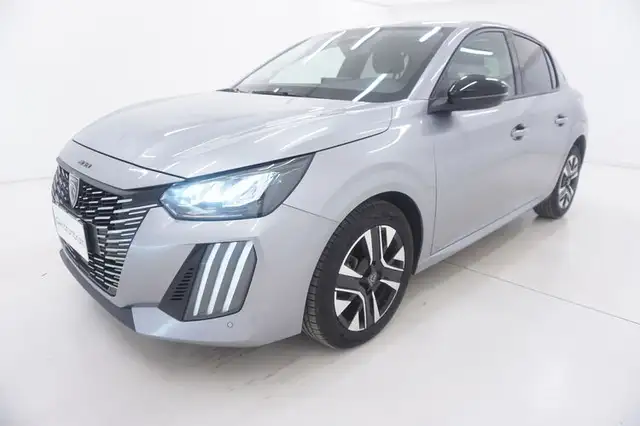 Peugeot 208 view 9