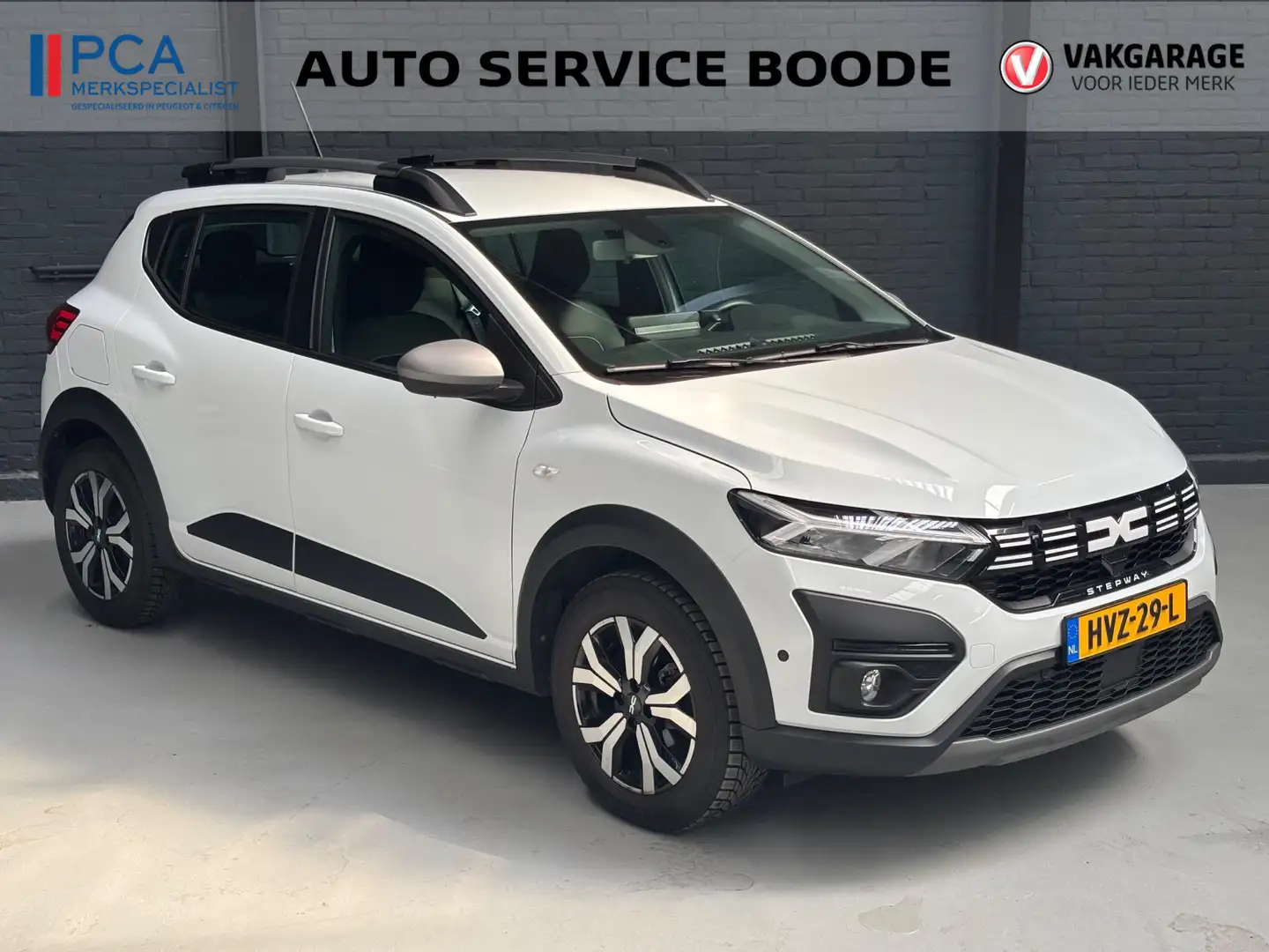 Dacia Sandero Stepway 1.0 TCe (90pk) Expression automaat - camer Wit - 2