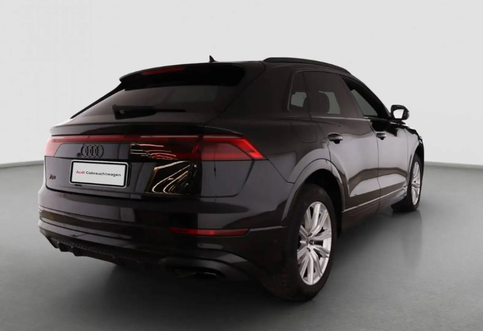 Audi Q8 55 TFSI qu S line Schwarz - 2