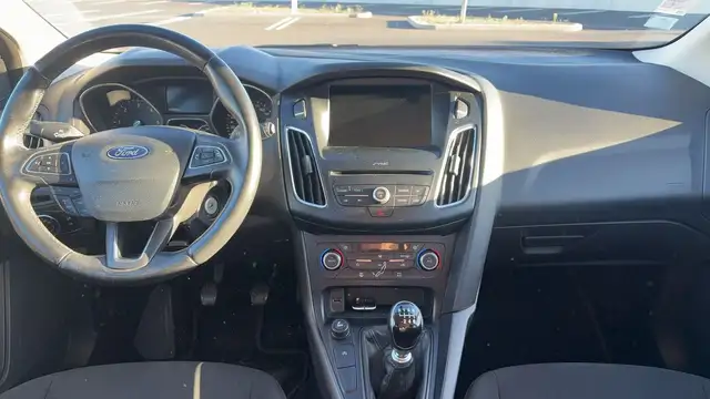 Ford Focus view 11