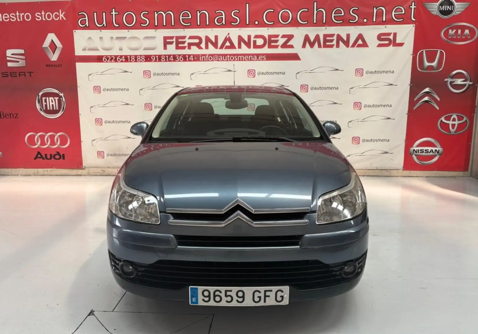 Citroen C4 1.4i 16v Collection Gris - 2