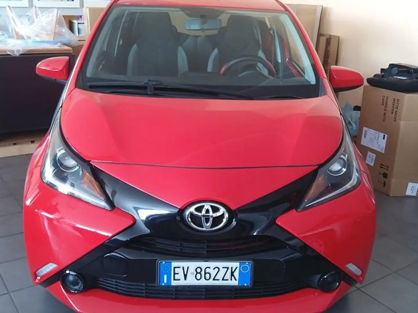 Toyota Aygo Aygo II 2014 5p 1.0 x-play Rouge - 1