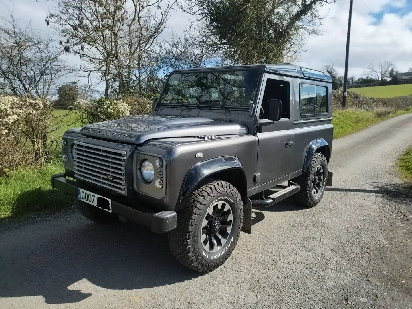 Land Rover Defender Defender 90 SW SE SE Gris - 1