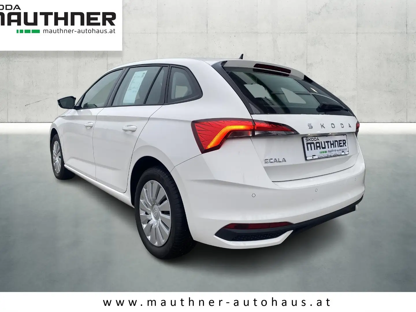 Skoda Scala Essence Weiß - 2