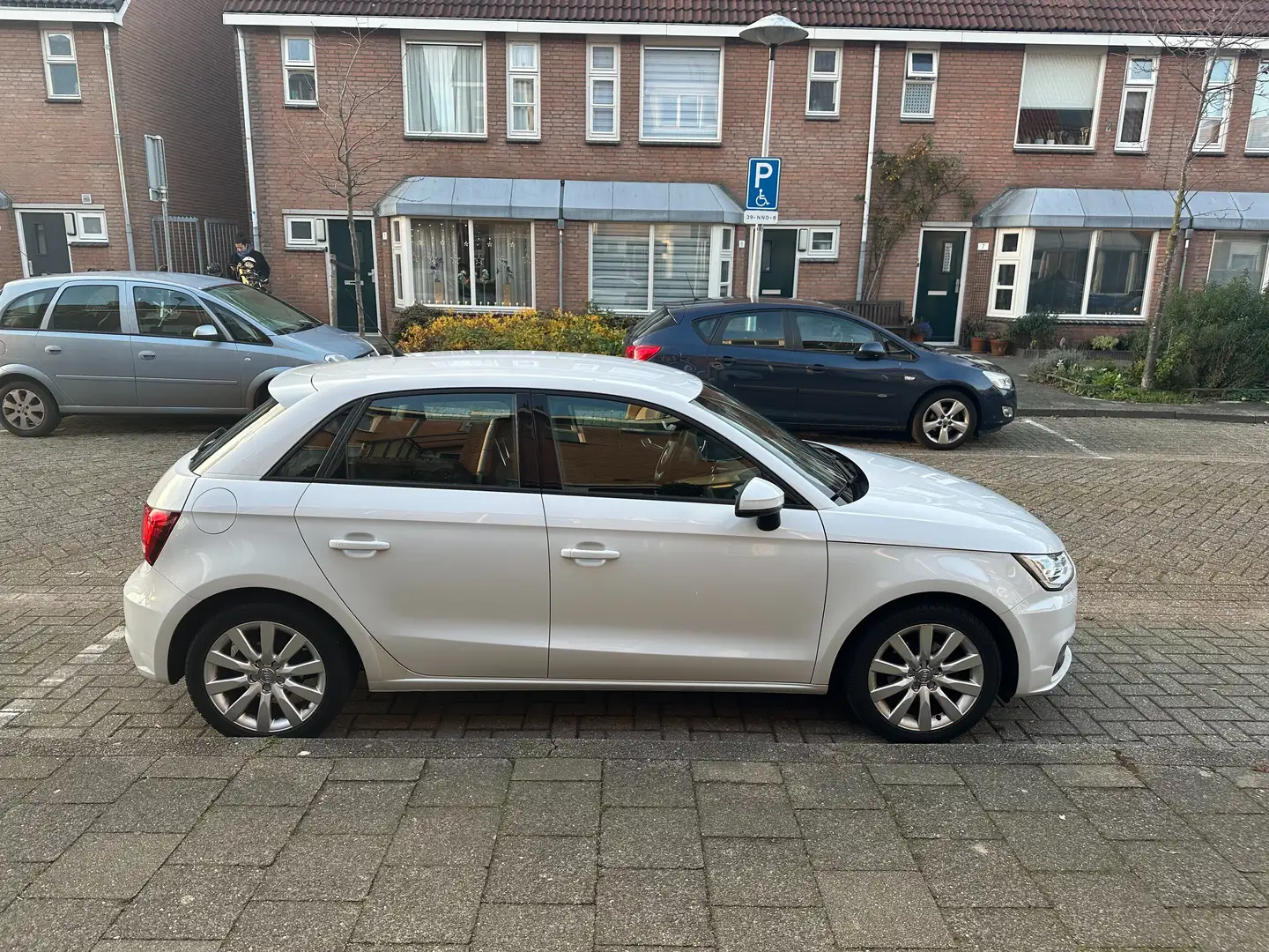 Audi A1 A1 1.0 TFSI Sport Pro L Wit - 2