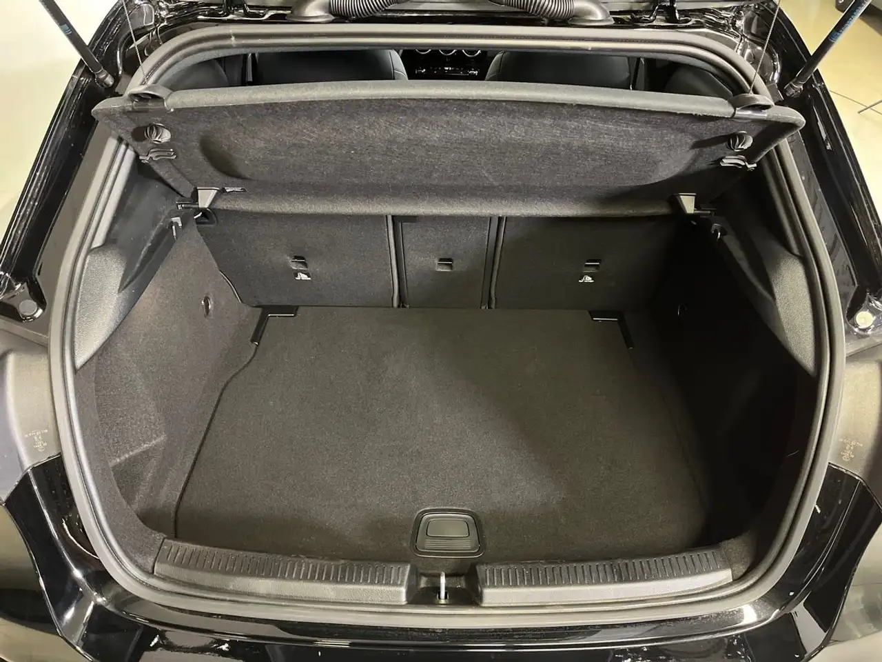 Mercedes-Benz A-Class d Business Extra auto, миниатюра 8