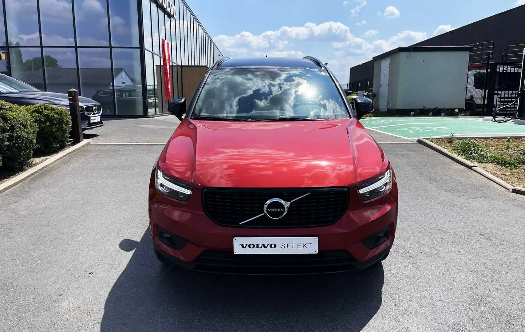 Volvo XC40 R-Design, T3 Automatique Rouge - 2