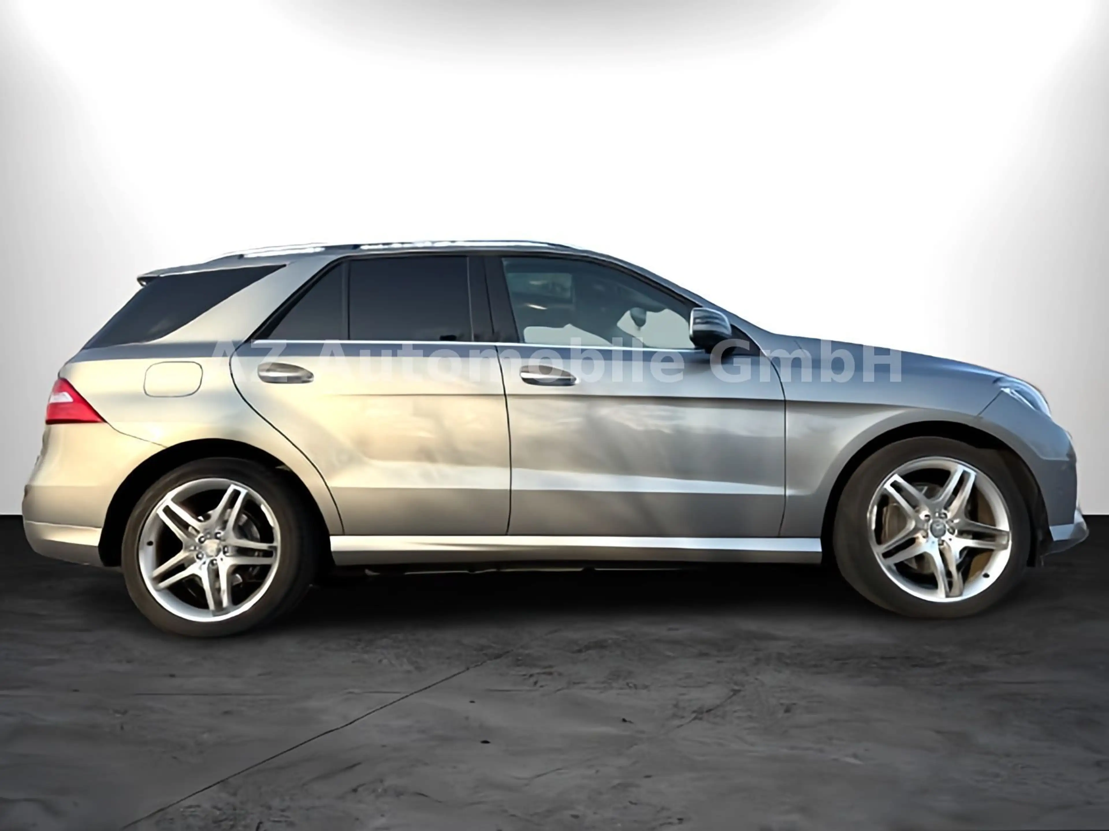Mercedes-Benz ML 350 AMG S-DACH/AHK/XENON/KAMERA/GARANTIE — photo 6