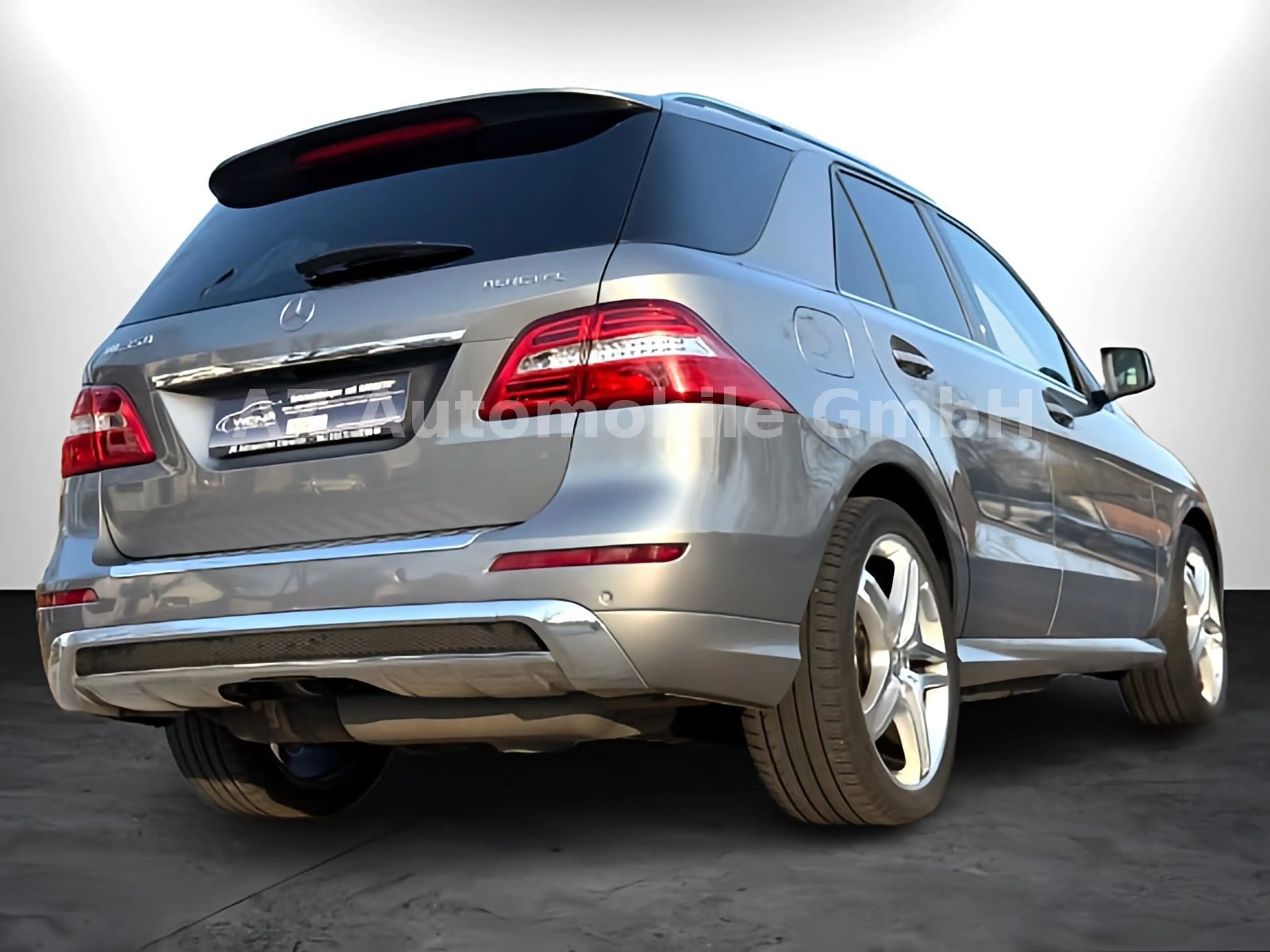 Mercedes-Benz ML 350 AMG S-DACH/AHK/XENON/KAMERA/GARANTIE — photo 5