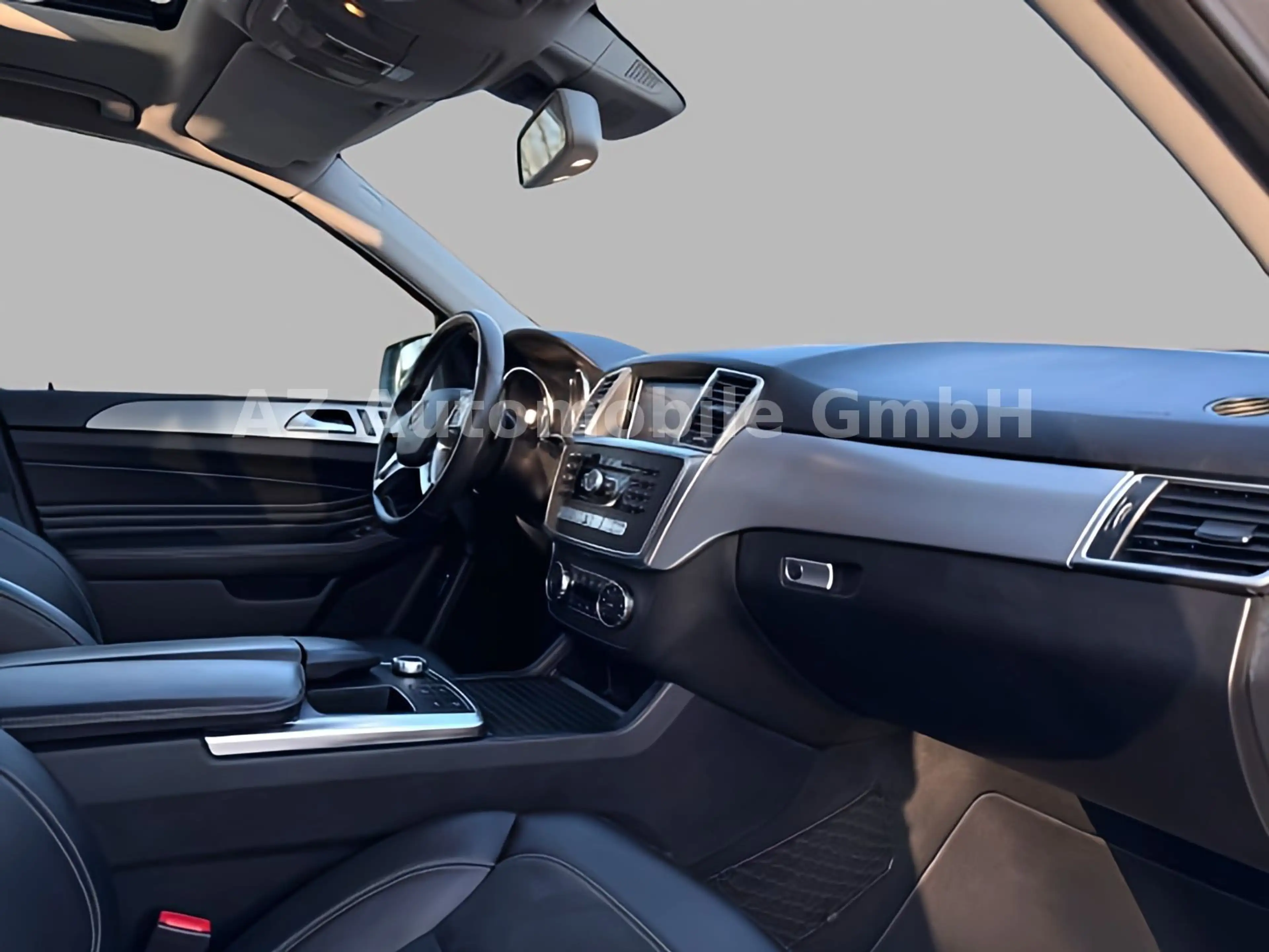 Mercedes-Benz ML 350 AMG S-DACH/AHK/XENON/KAMERA/GARANTIE — photo 11
