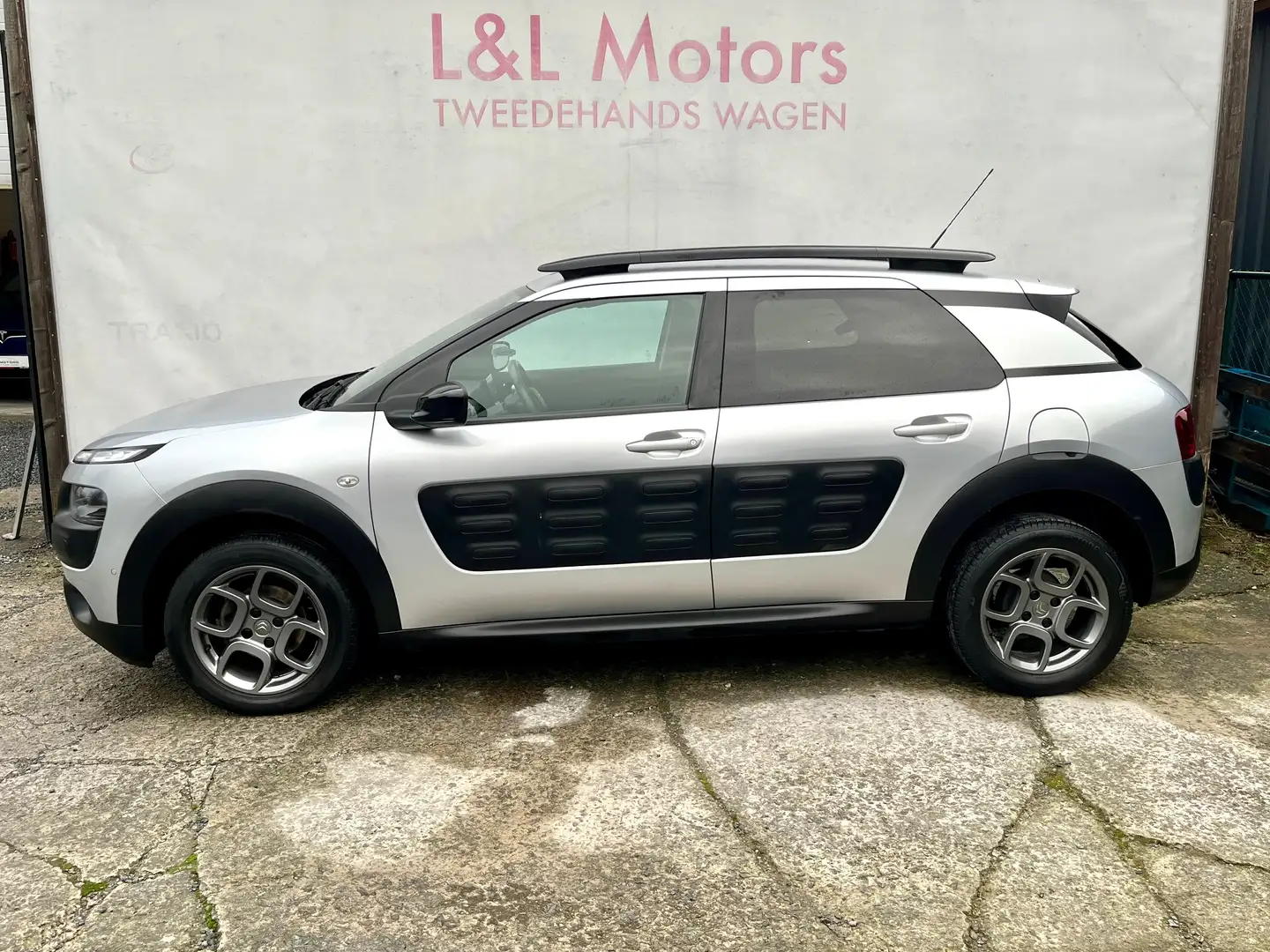 Citroen C4 Cactus 1.2 PureTech Shine*Camera Pdc Cruise Alu16"* Ezüst - 2