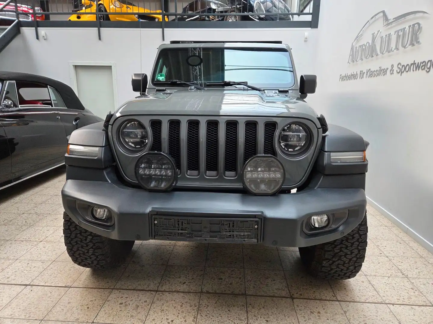 Jeep Wrangler Unlimited Rubicon 3,5" FOX / RhinoRack Grijs - 2