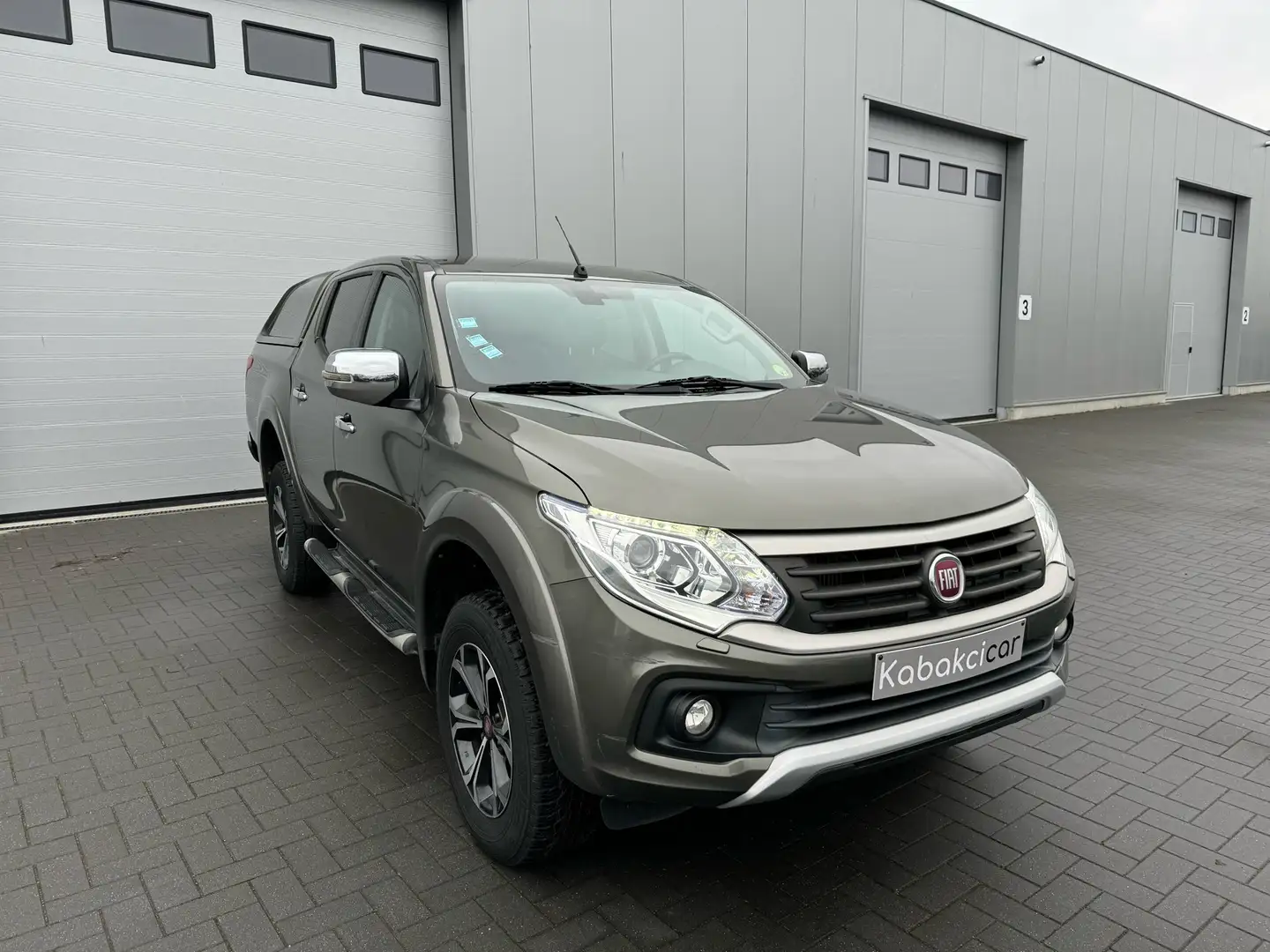 Fiat Fullback 2.4 D 4WD LX // BOITE AUTO // XENON // CUIR // Gris - 1