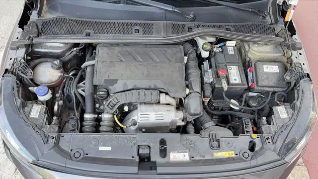 Peugeot 208 view 15