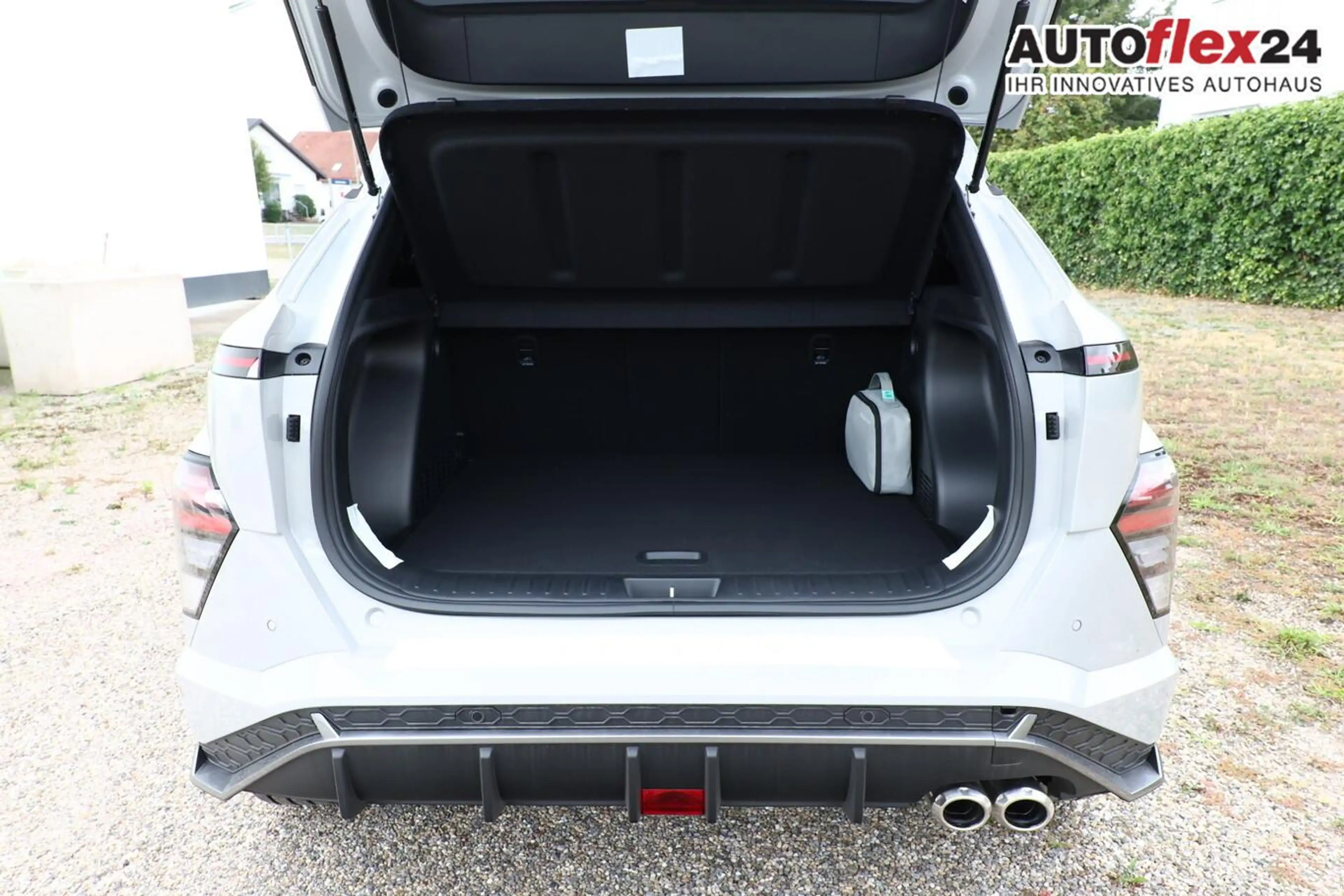 Hyundai KONA N Line DCT N-Line Nav 18Z SHZ v+h Privacy Keyl ... — photo 10