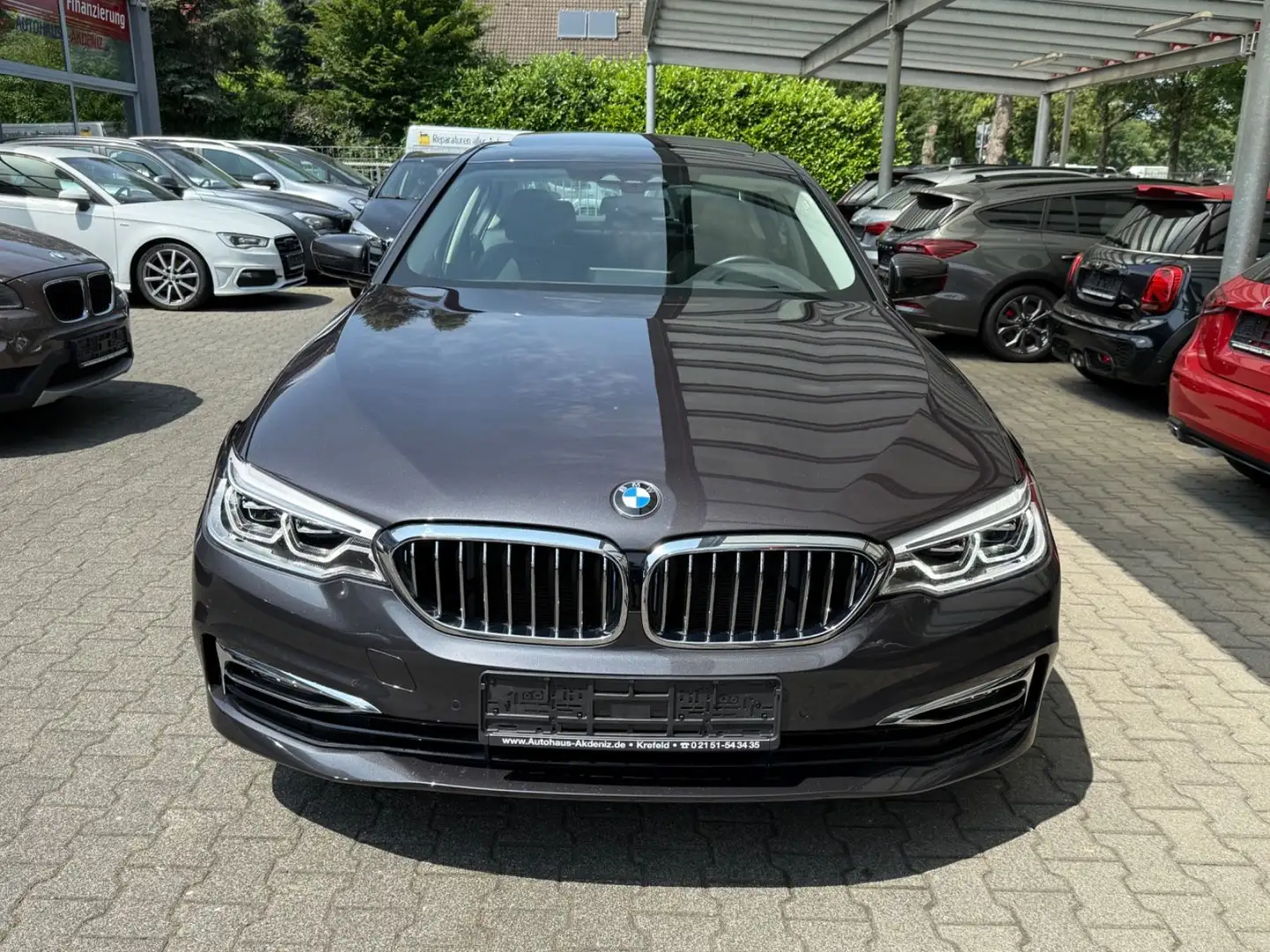 BMW 530 e Lim. Luxury Line|LEDER|NAVI|GSD|LED|1.HAND| Grau - 2
