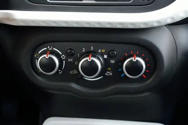 Renault Twingo view 12