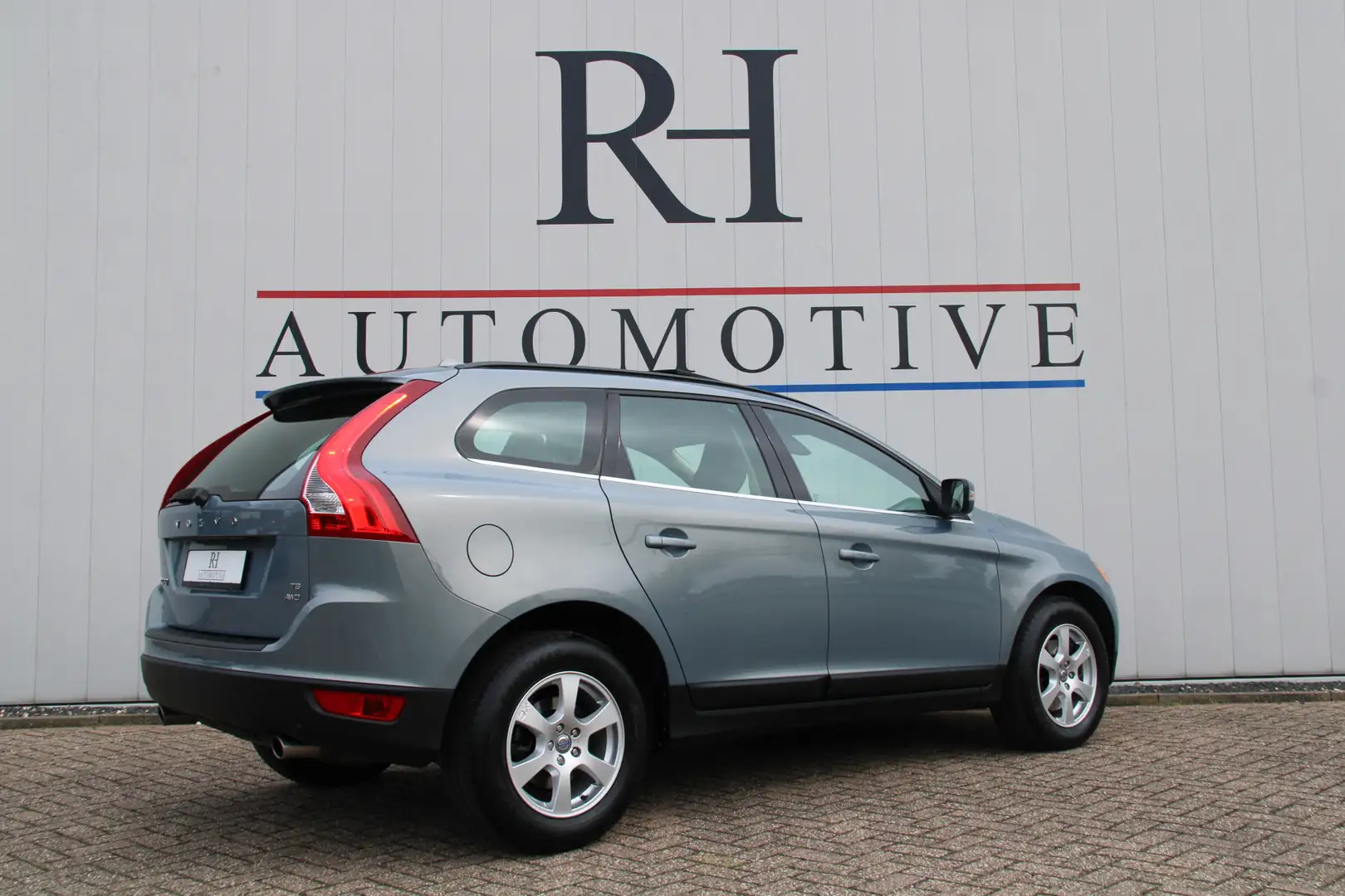 Volvo XC60 T6 AWD Automaat - Youngtimer! Blauw - 2