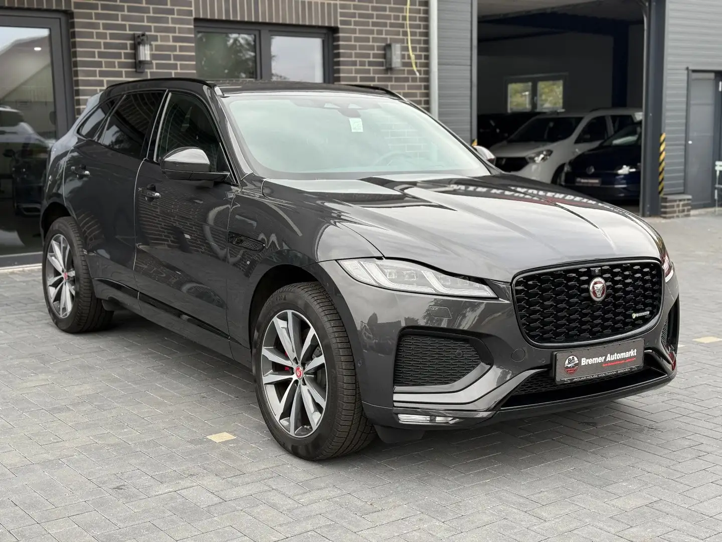 Jaguar F-Pace F-PACE R-Dynamic SE AWD P400*1Hand*Black-B*VOLL* Grau - 1