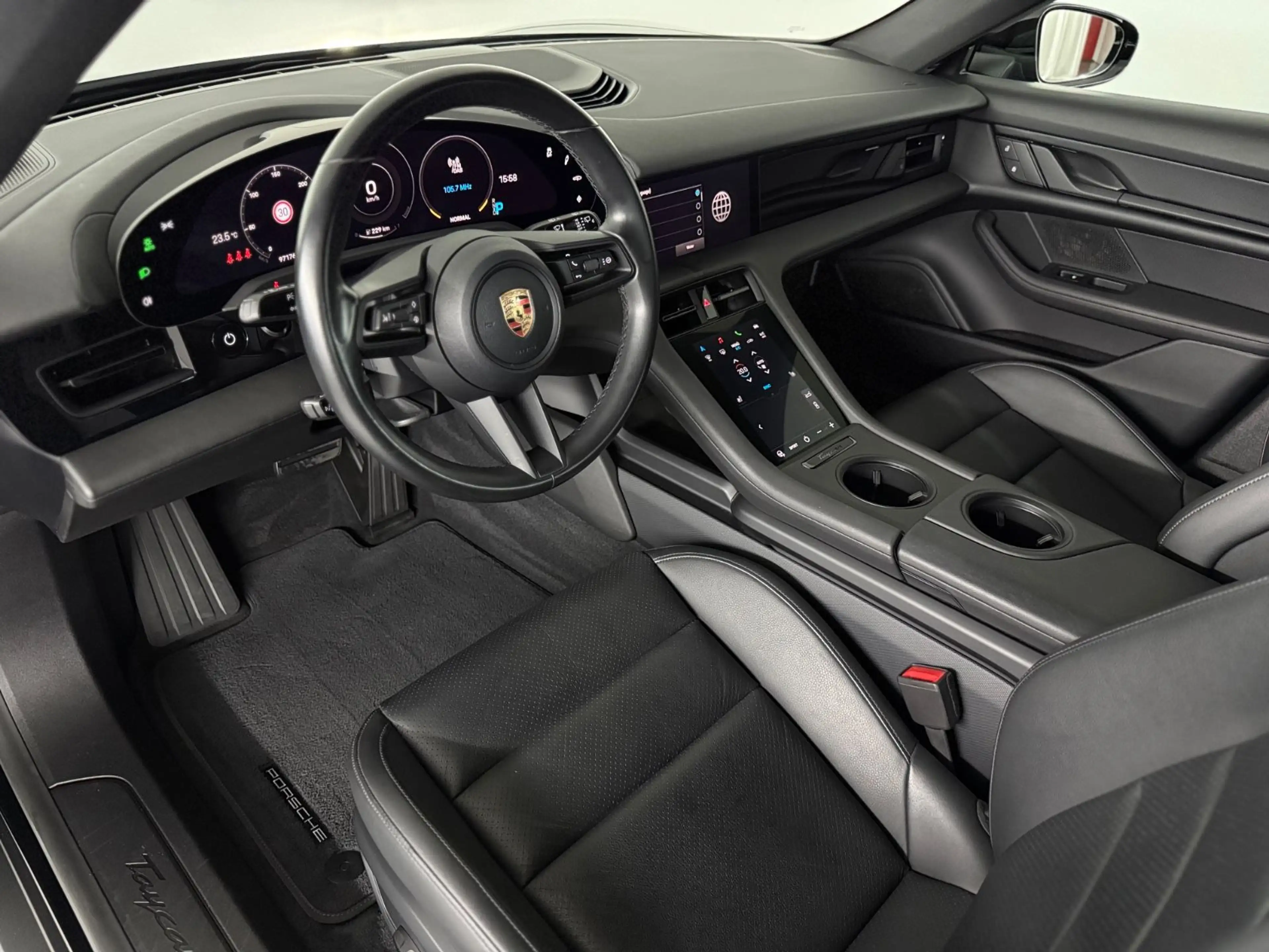 Porsche Taycan 4 Cross Turismo Wärmepump Luftfed. 93kw/h — photo 10