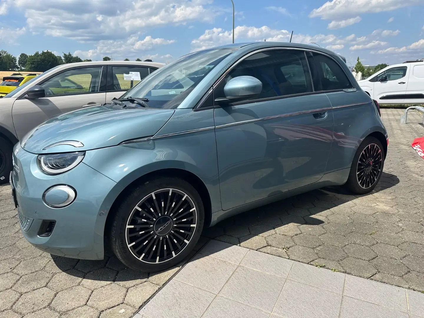 Fiat 500e 3+1 Icon Komfort + Style Blauw - 1