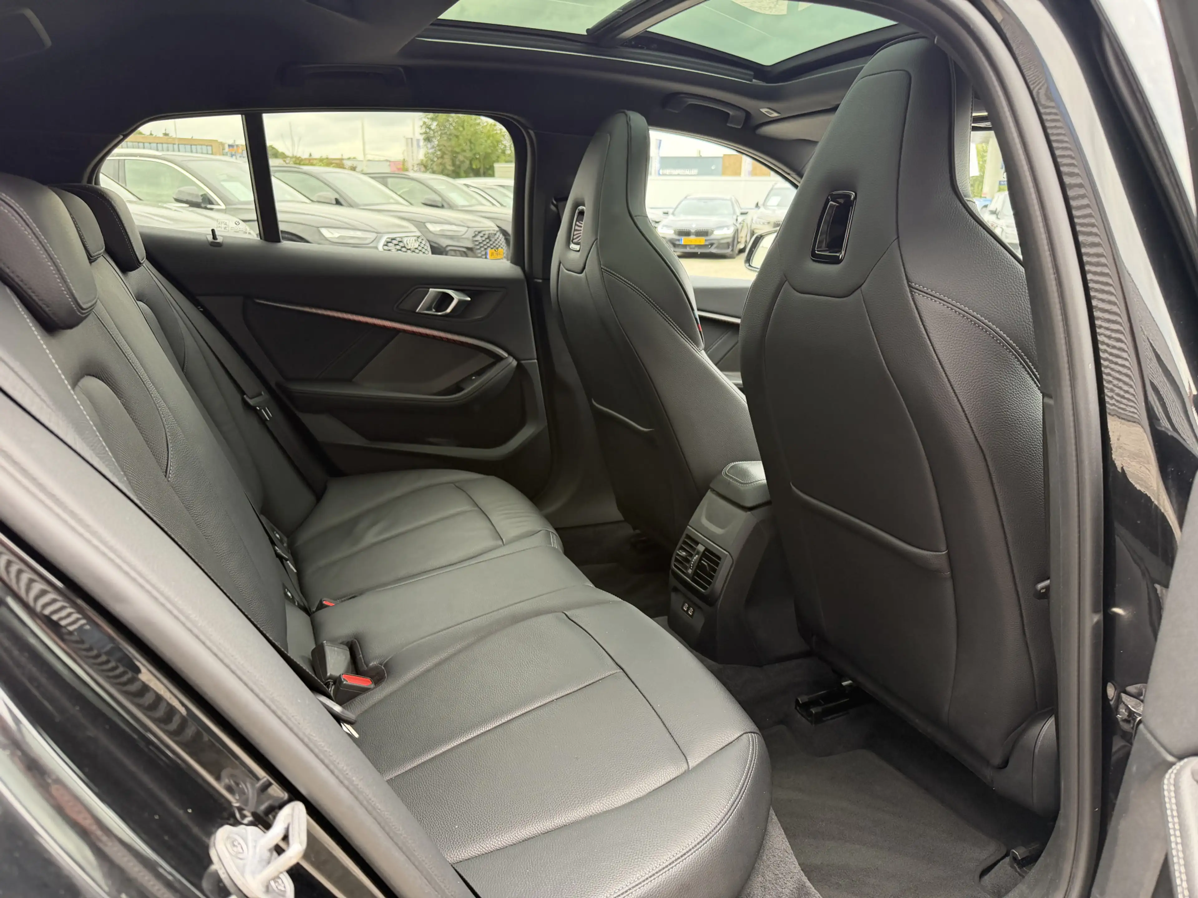 BMW 135 1-serie M135i xDrive High Executive M Sport Pano H — photo 33