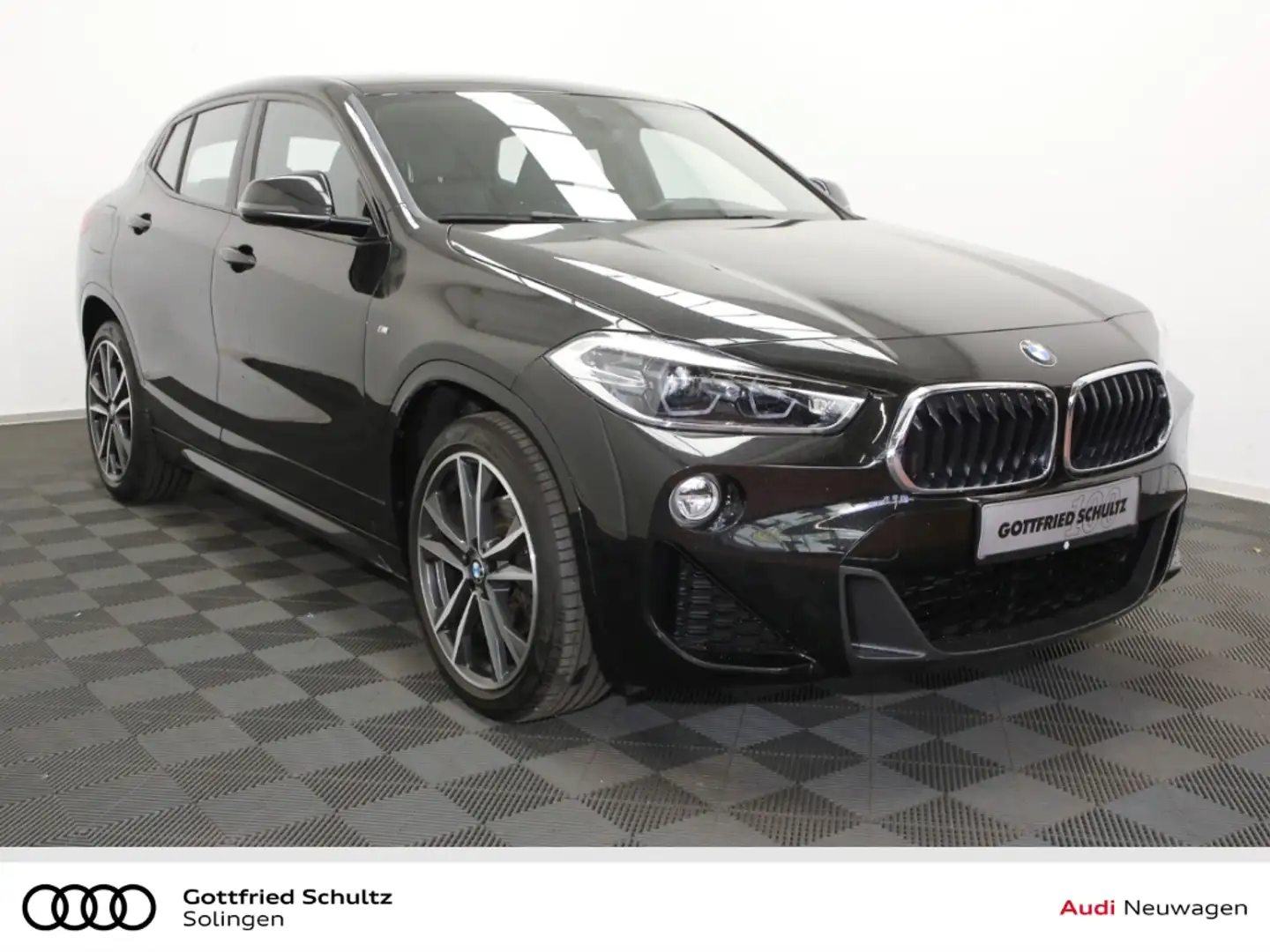 BMW X2 sDrive 18 i M Sport Schwarz - 2