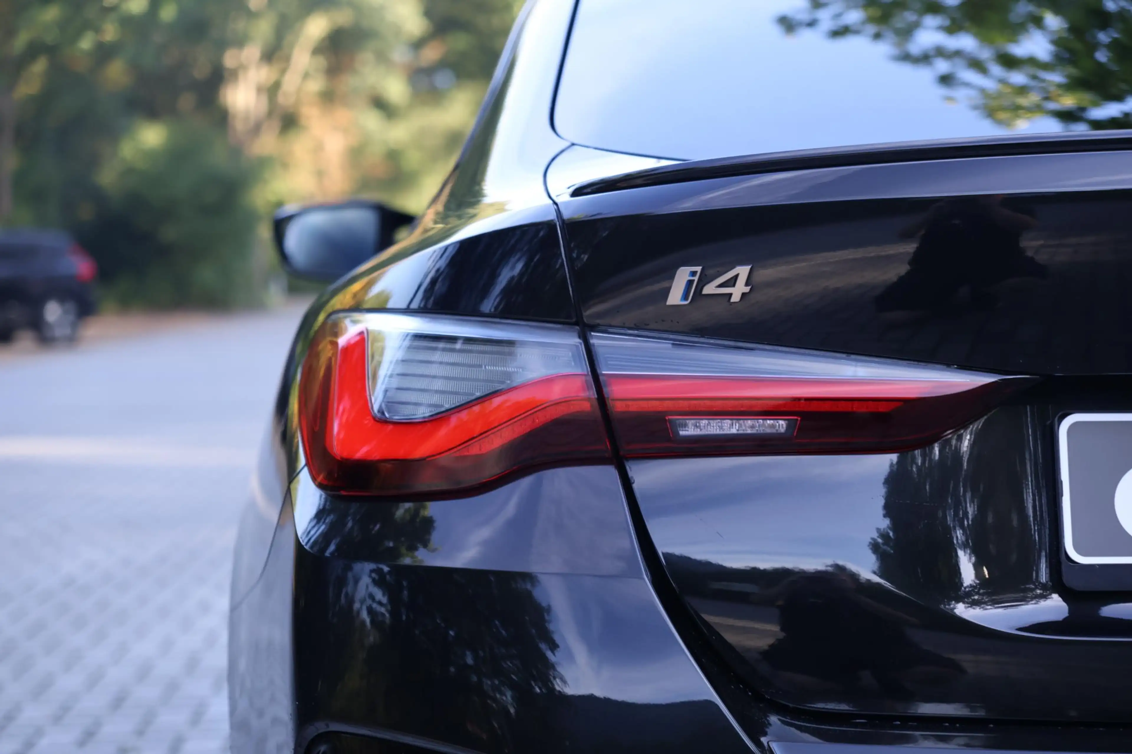 BMW i4 M50 High Executive 84 kWh M-Sport Pro | Pano | HUD — photo 7