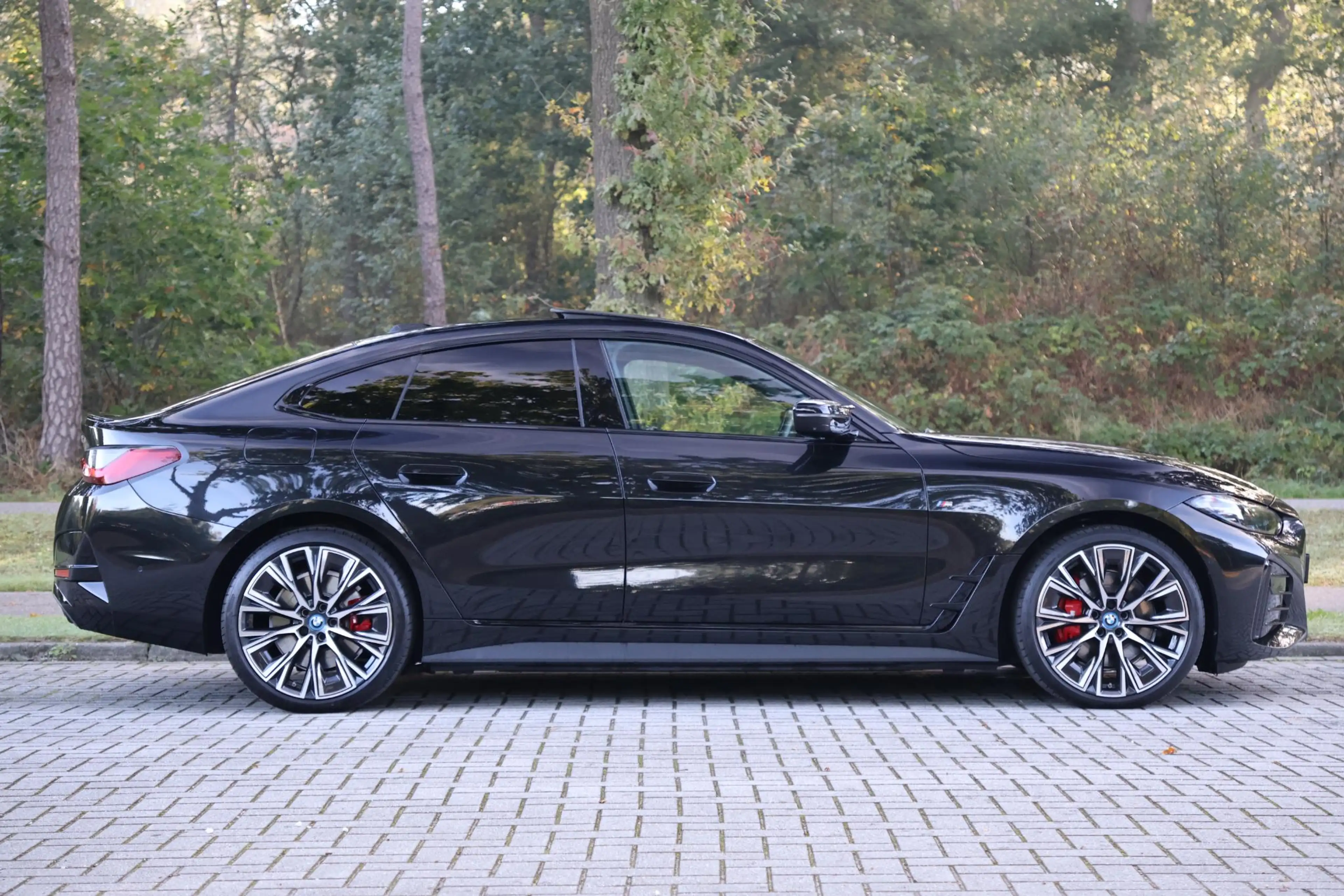 BMW i4 M50 High Executive 84 kWh M-Sport Pro | Pano | HUD — photo 9
