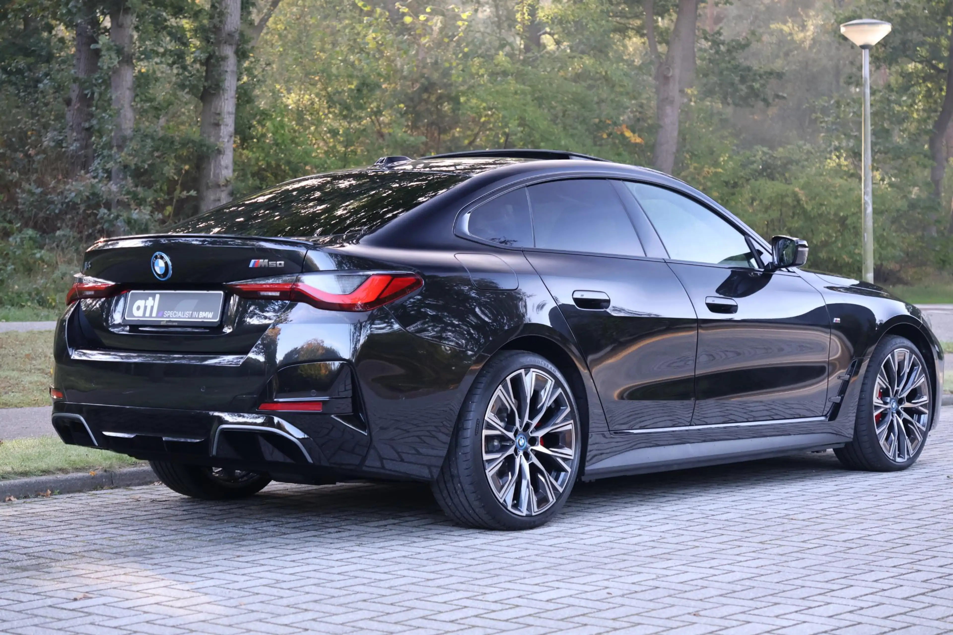 BMW i4 M50 High Executive 84 kWh M-Sport Pro | Pano | HUD — photo 3