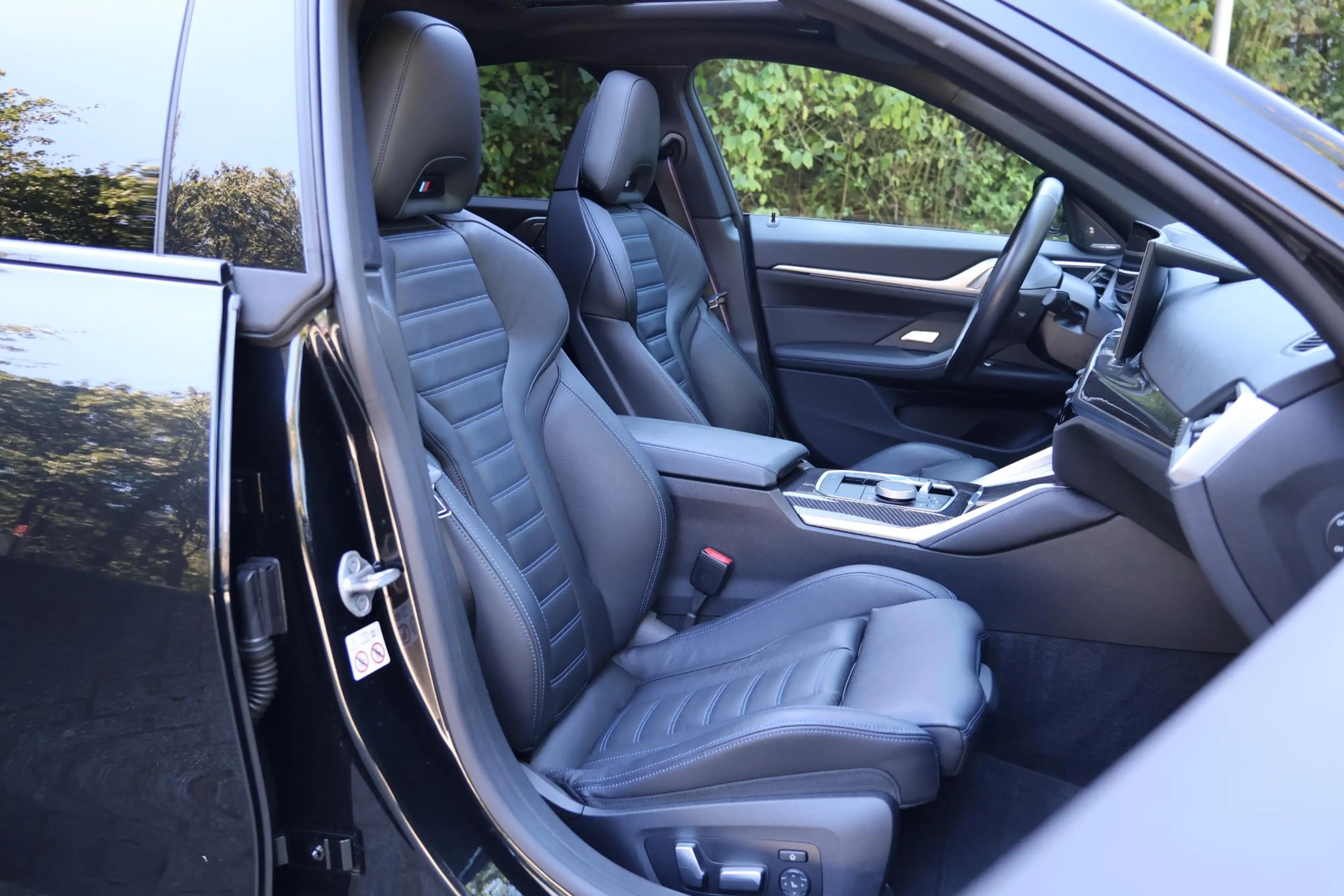 BMW i4 M50 High Executive 84 kWh M-Sport Pro | Pano | HUD — photo 14