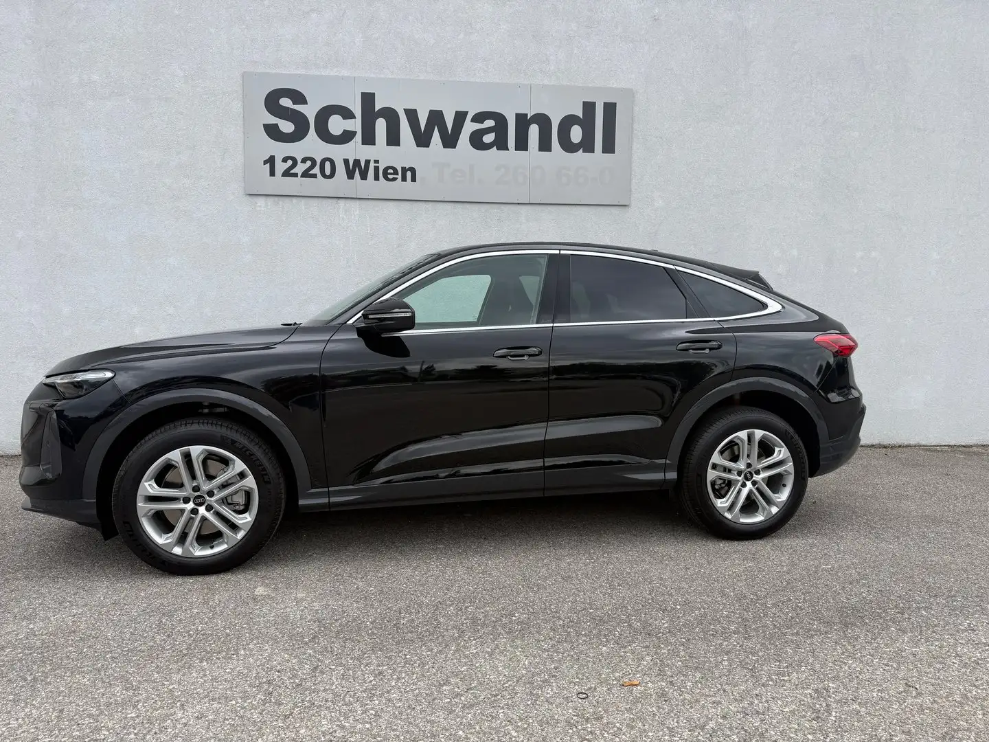 Audi Q5 TDI quattro 150 kW Schwarz - 1